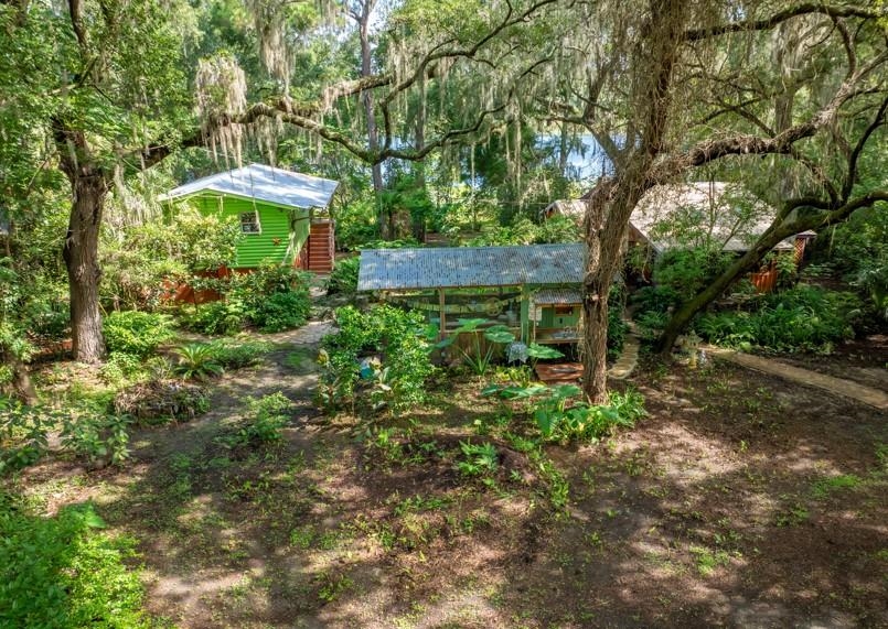 Image 94 of 100 For 250 West Lake Drive W