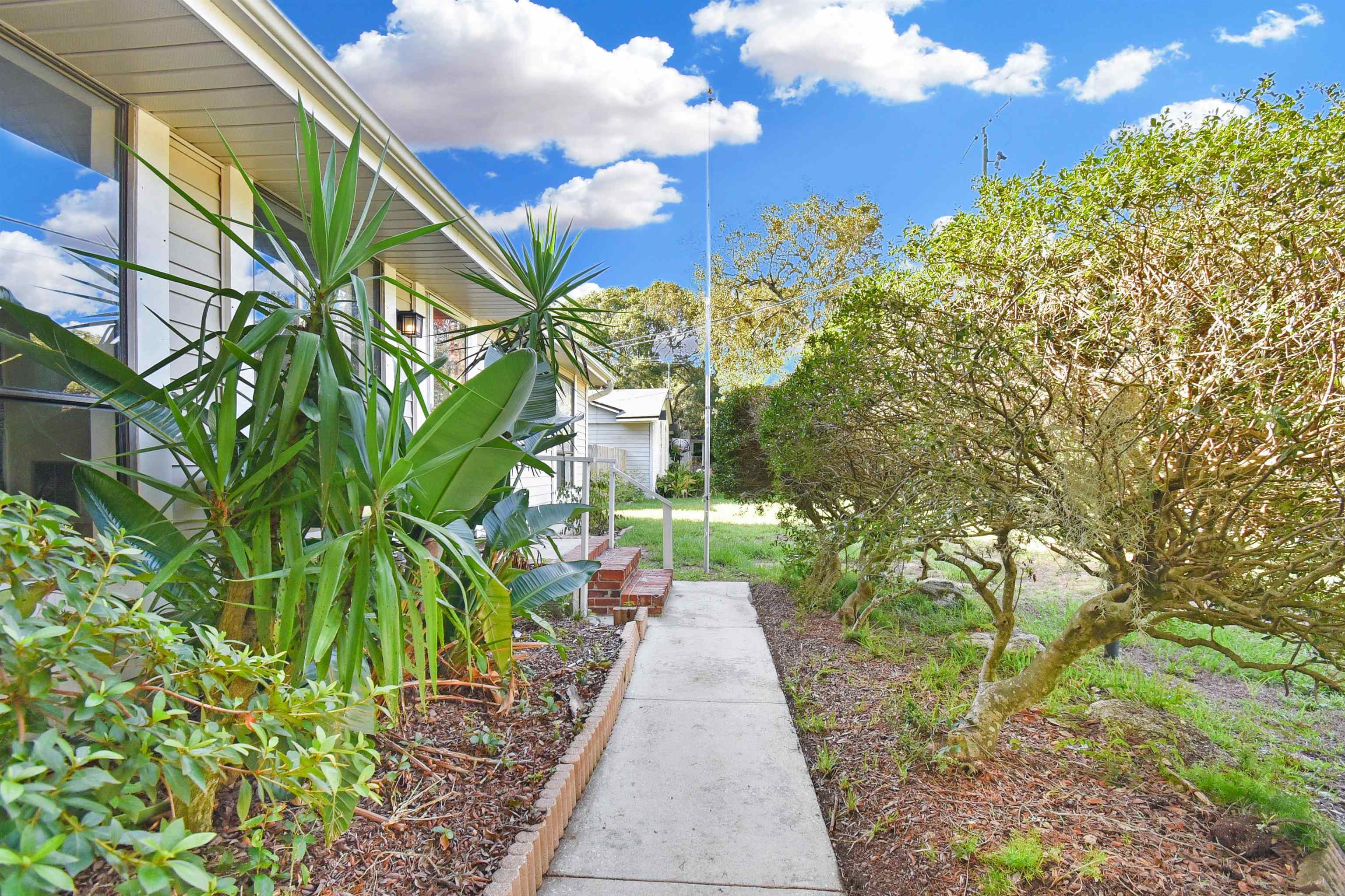 Image 11 of 50 For 215 Argonaut Rd
