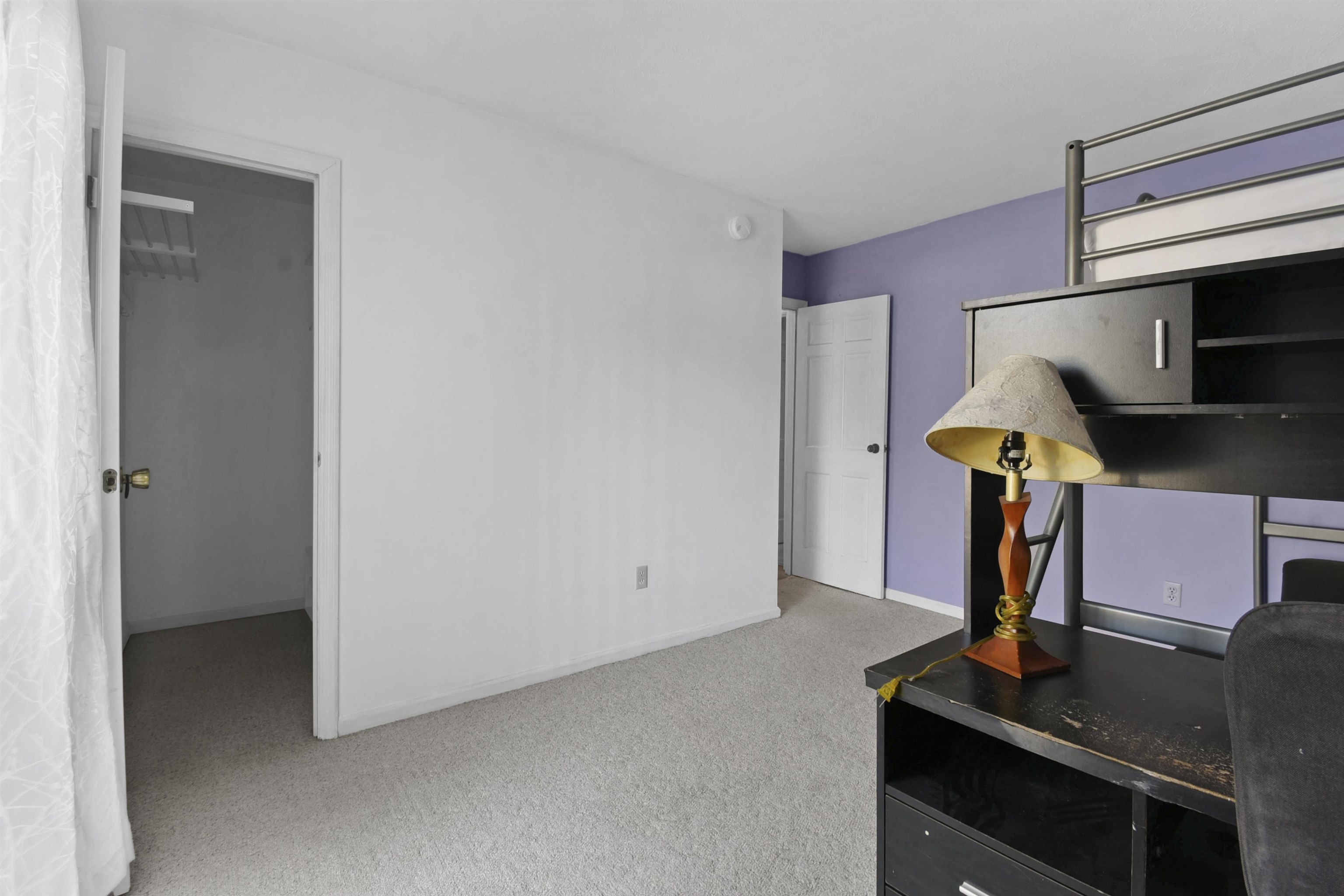 Image 17 of 50 For 215 Argonaut Rd