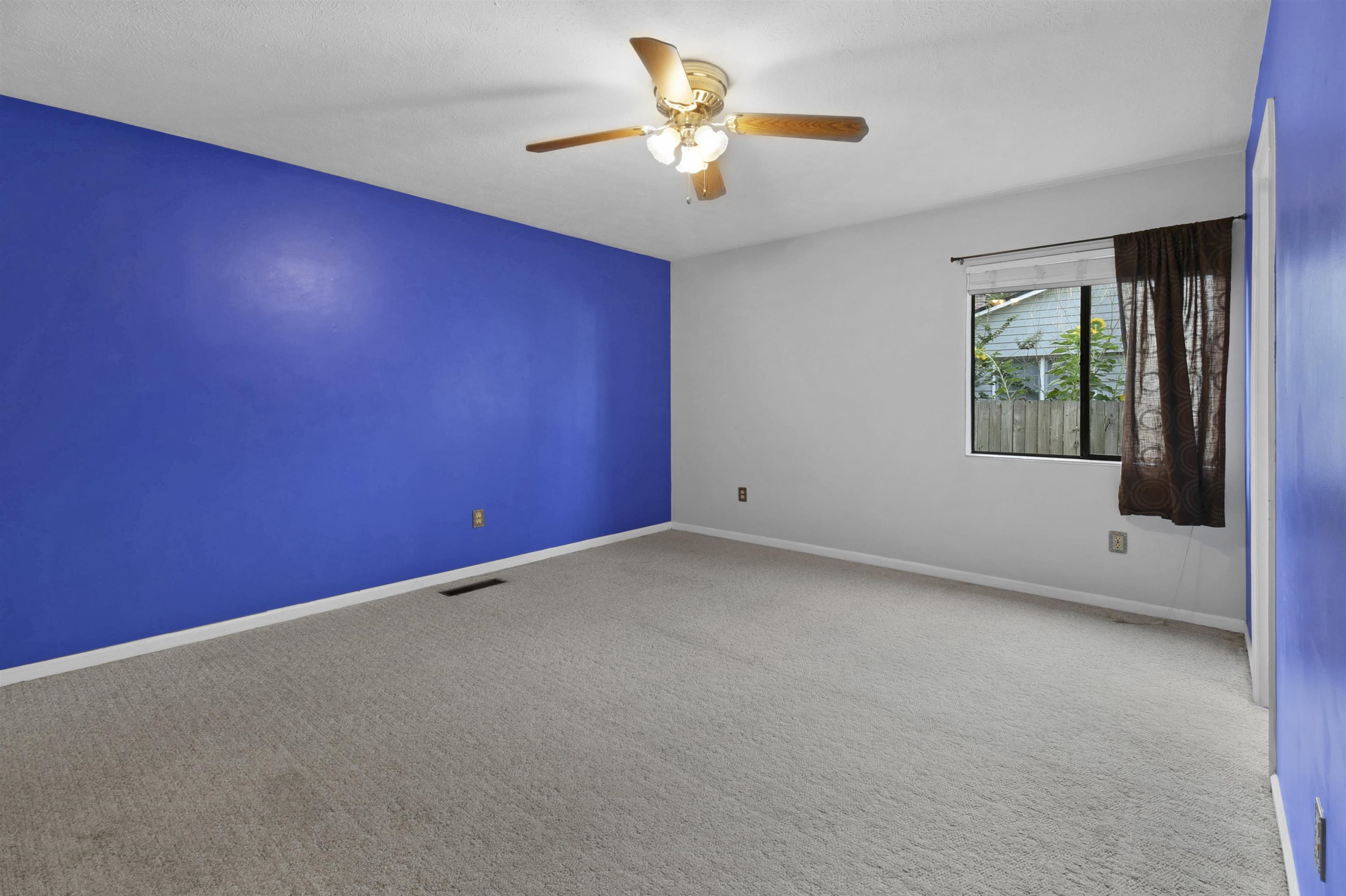 Image 19 of 50 For 215 Argonaut Rd