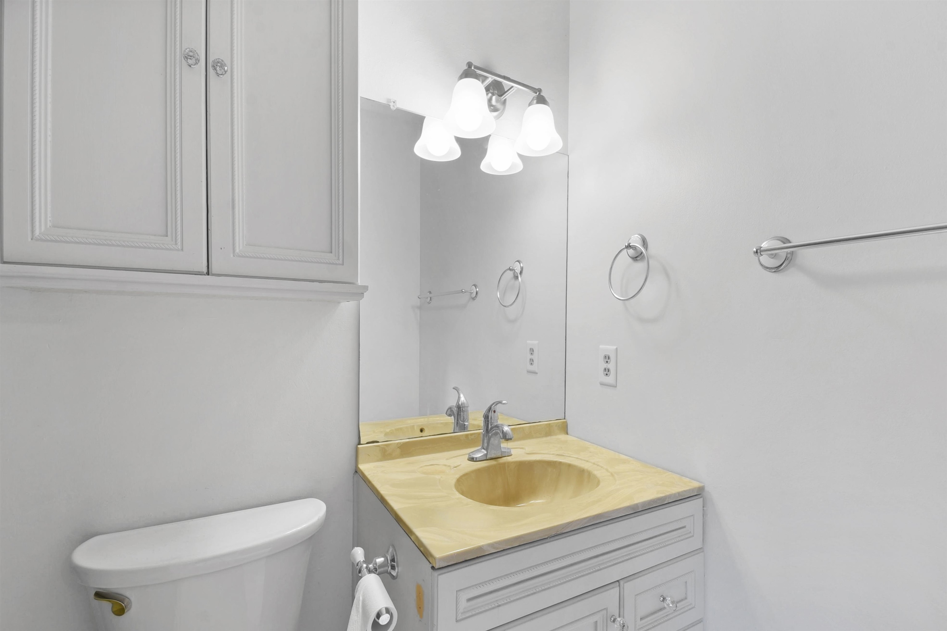 Image 22 of 50 For 215 Argonaut Rd