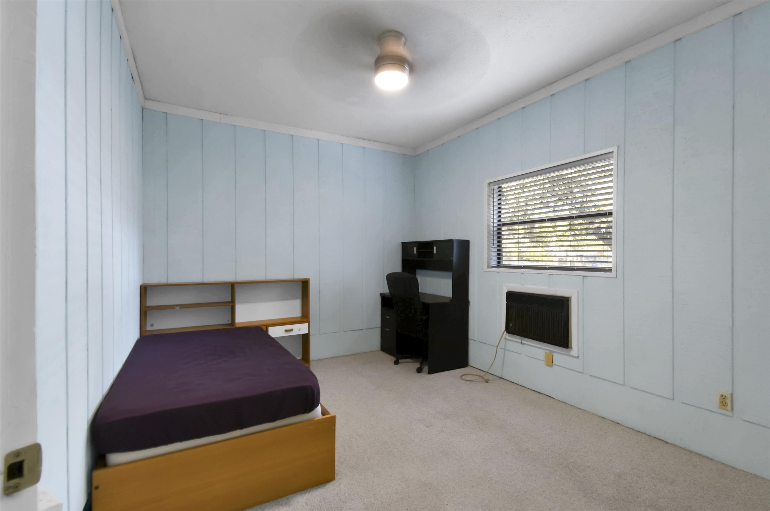Image 33 of 50 For 215 Argonaut Rd
