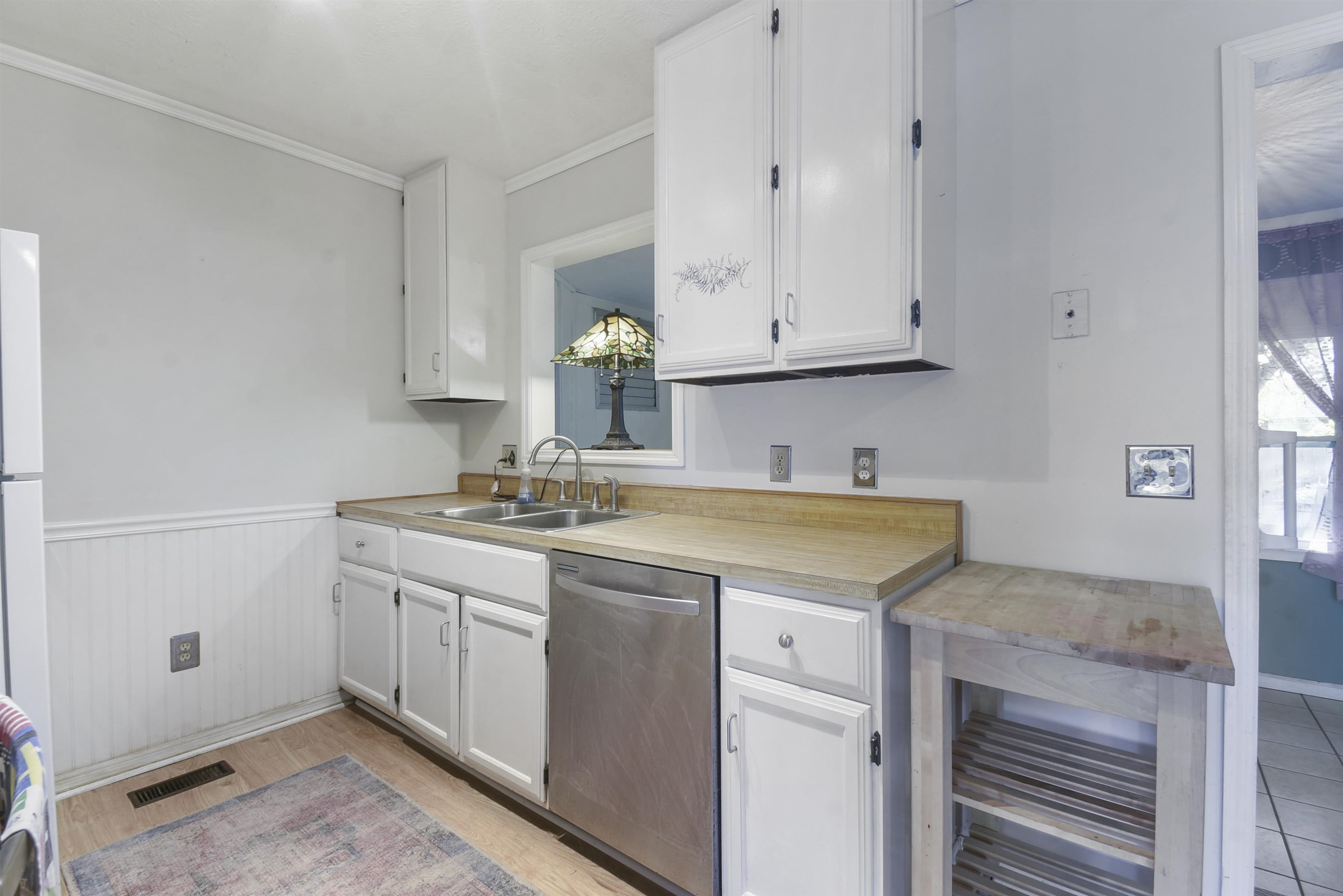 Image 4 of 50 For 215 Argonaut Rd