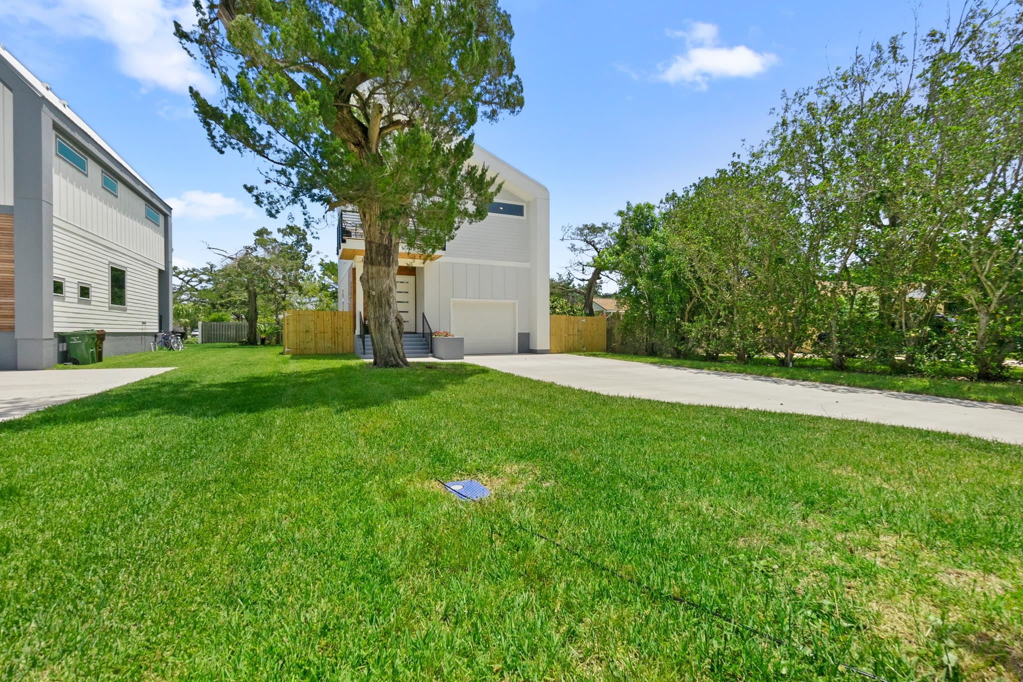 Image 4 of 86 For 102 Menendez