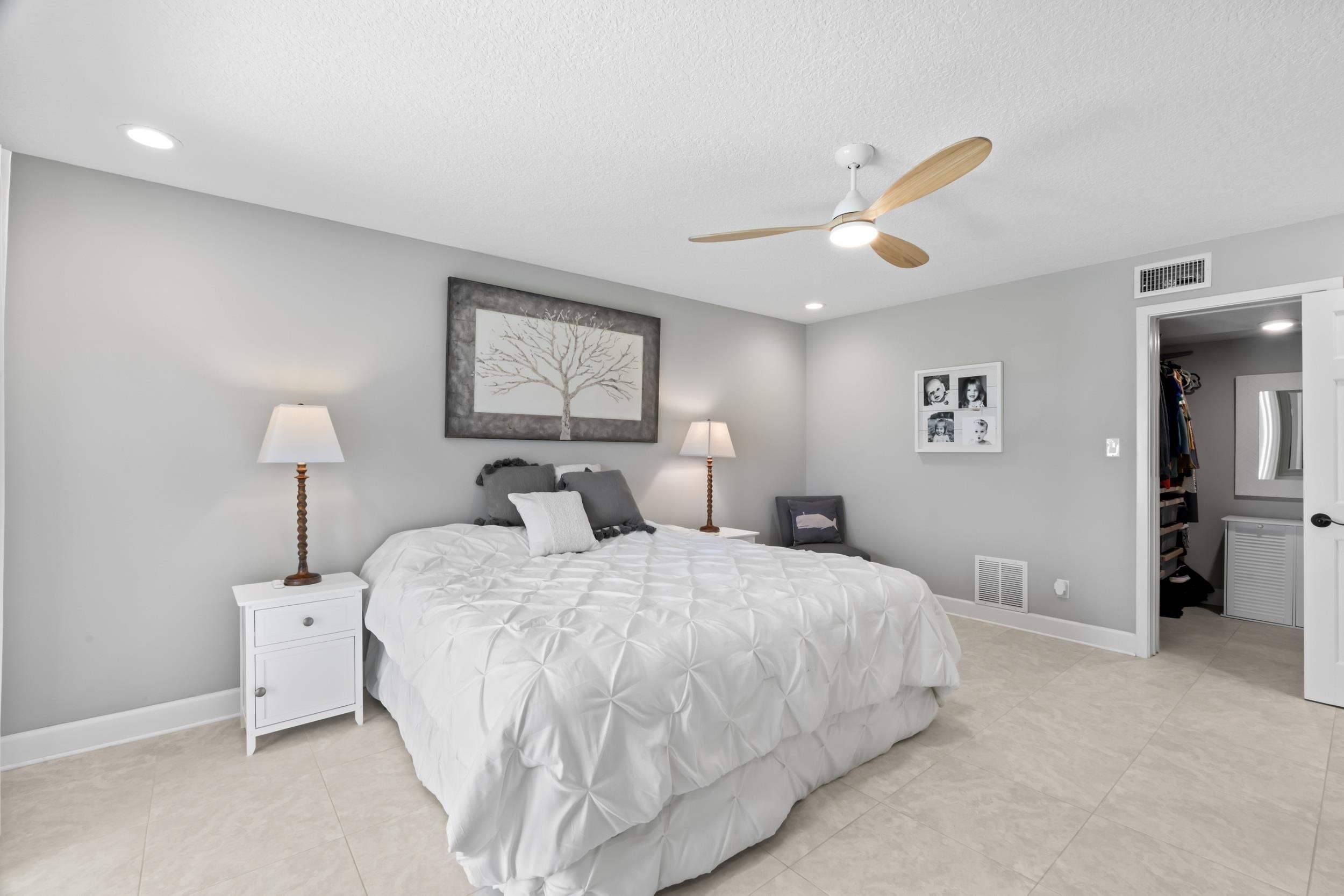 Image 36 of 61 For 3431 Harbor Drive