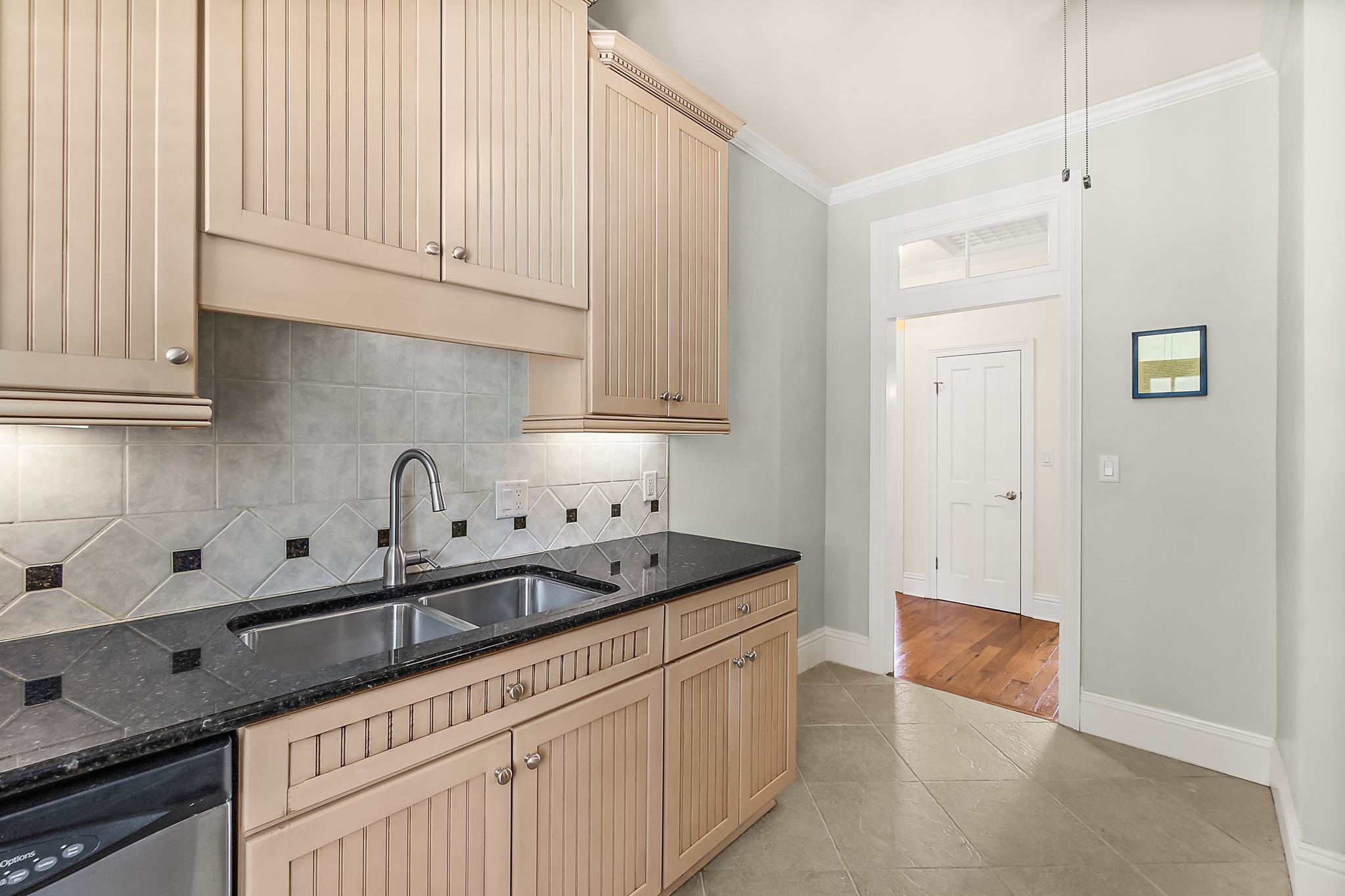 Image 31 of 64 For 172 Cordova St #2