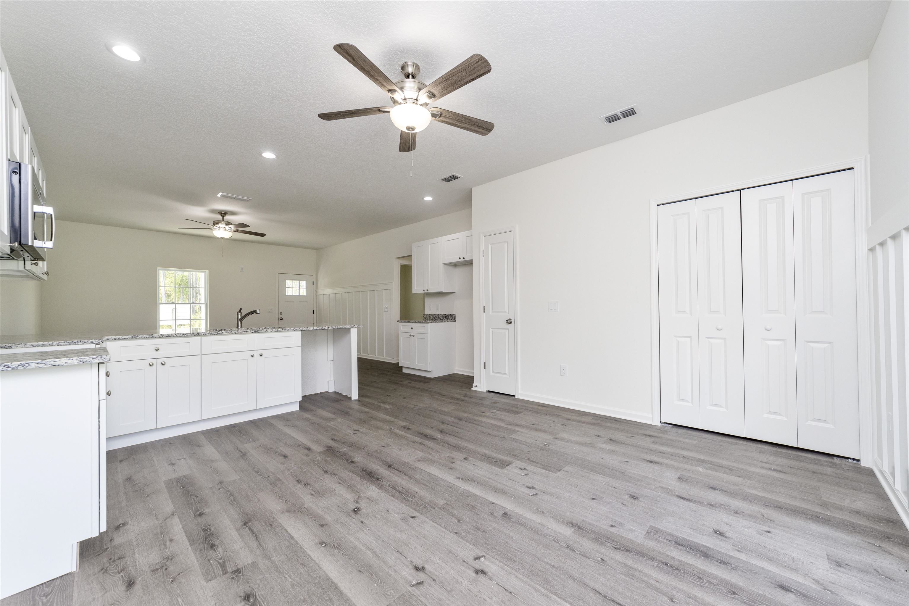 Image 17 of 59 For 4350 Theresa St