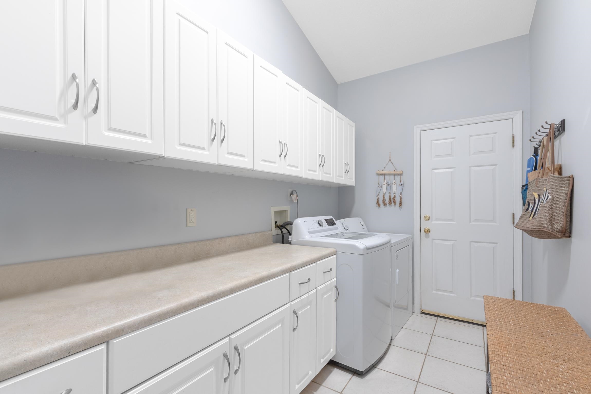 Image 37 of 62 For 201 Cabeza St