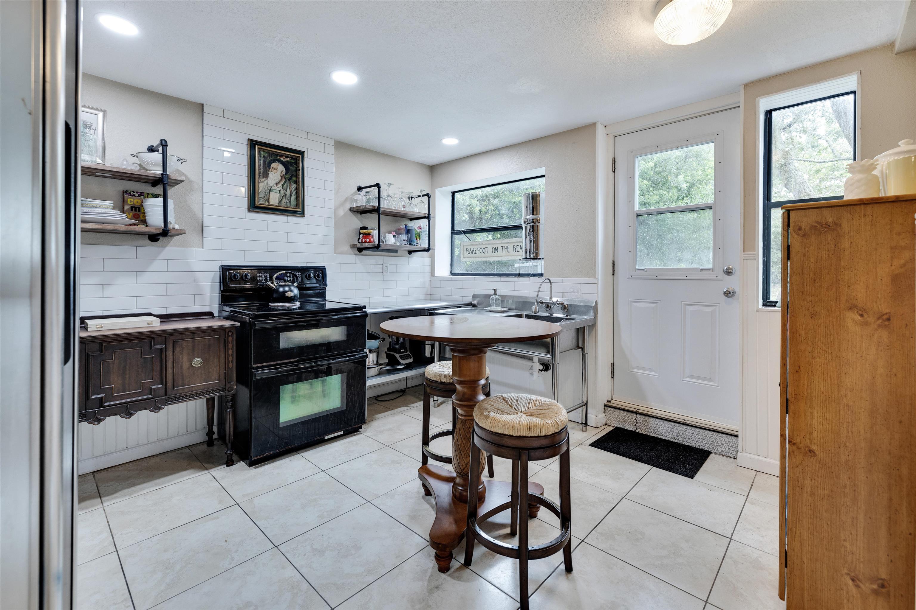 Image 10 of 44 For 280 Majorca Rd