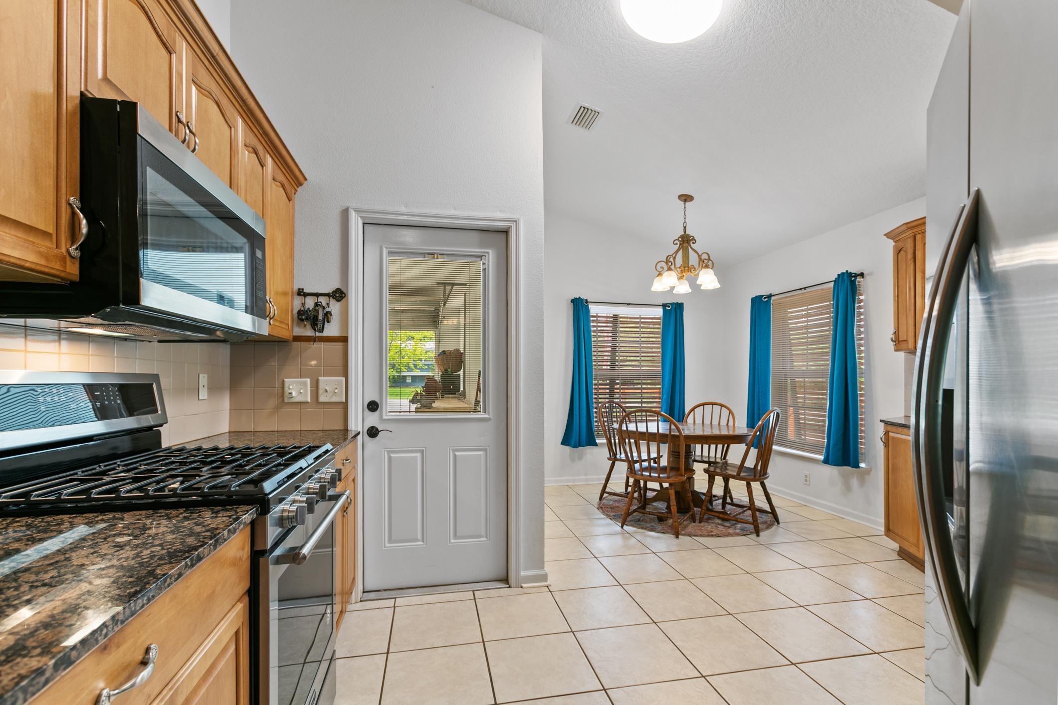 Image 16 of 55 For 291 Maxwell Dr