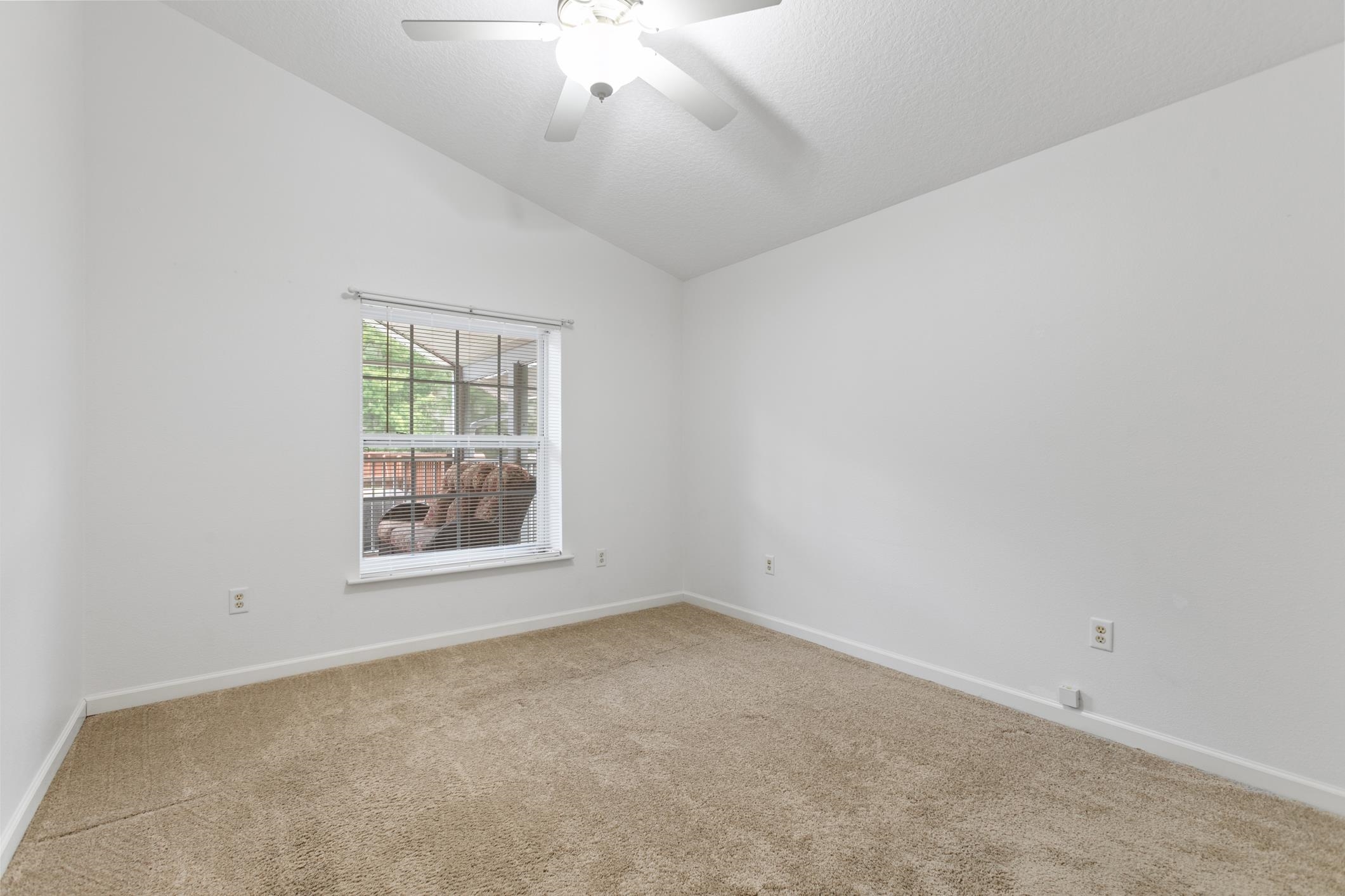 Image 43 of 55 For 291 Maxwell Dr