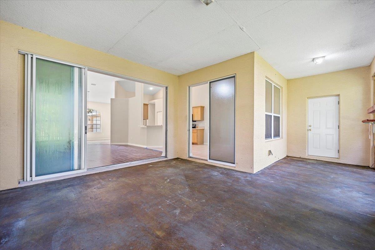 Image 17 of 44 For 6 Ballenger Ln