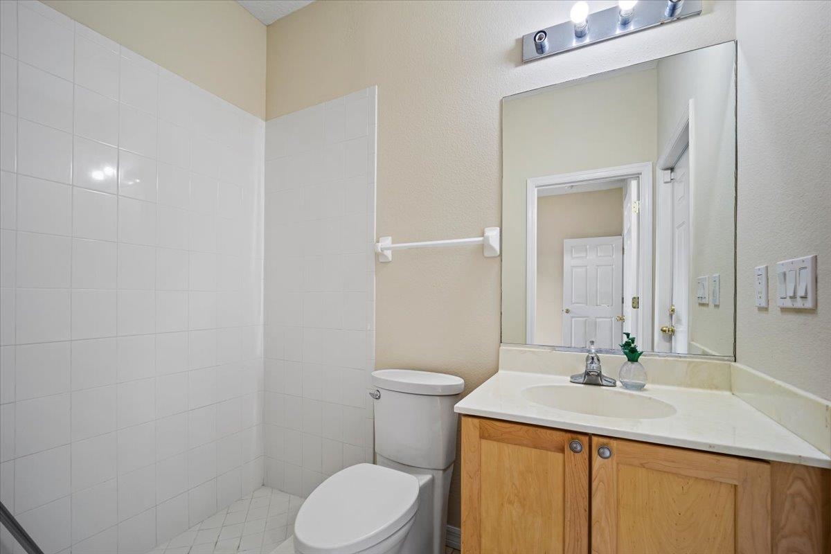 Image 21 of 44 For 6 Ballenger Ln