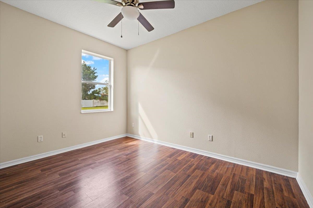 Image 23 of 44 For 6 Ballenger Ln