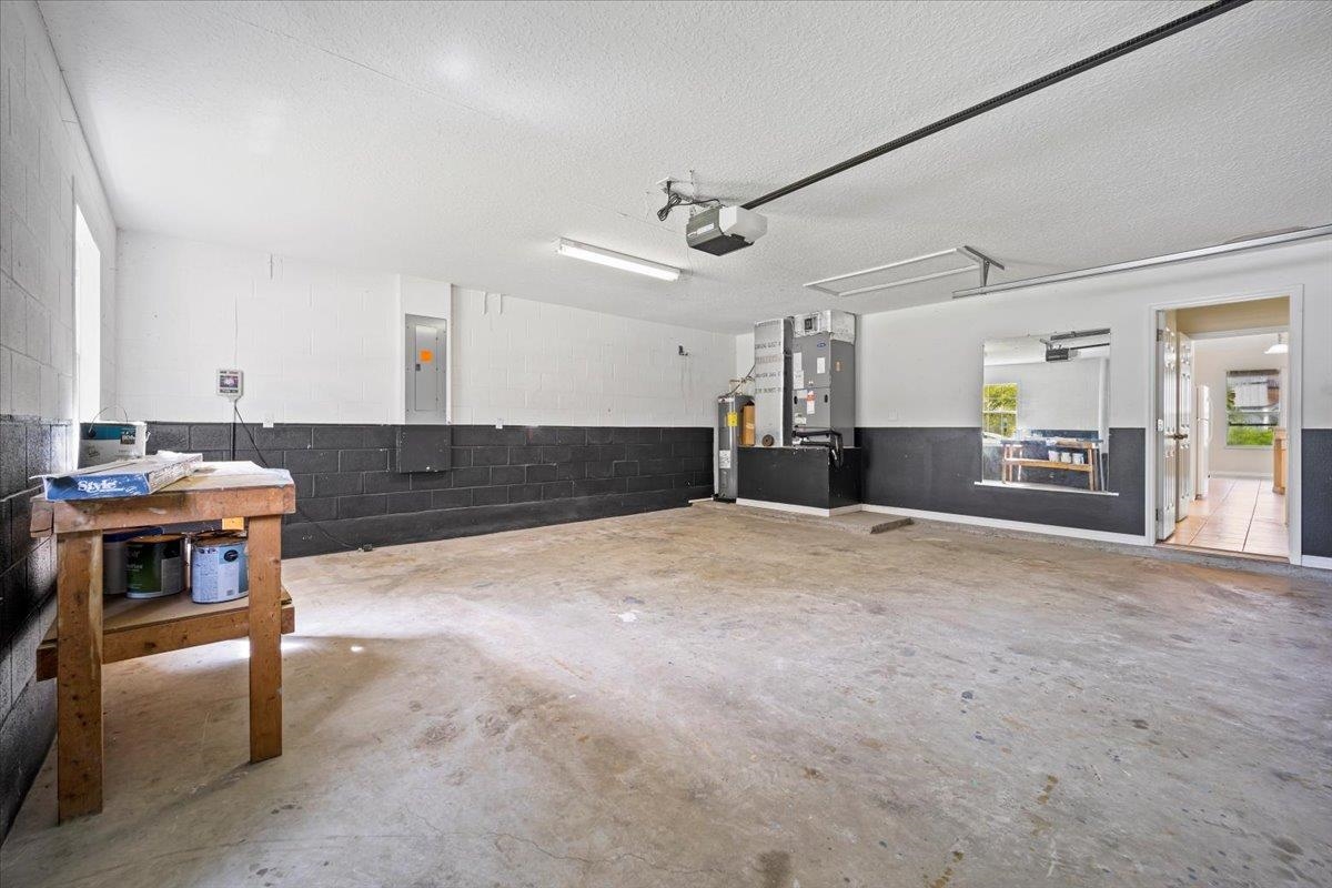 Image 33 of 44 For 6 Ballenger Ln
