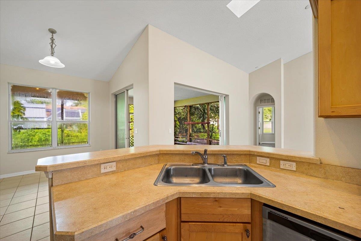 Image 4 of 44 For 6 Ballenger Ln