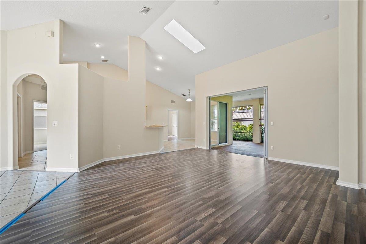 Image 9 of 44 For 6 Ballenger Ln