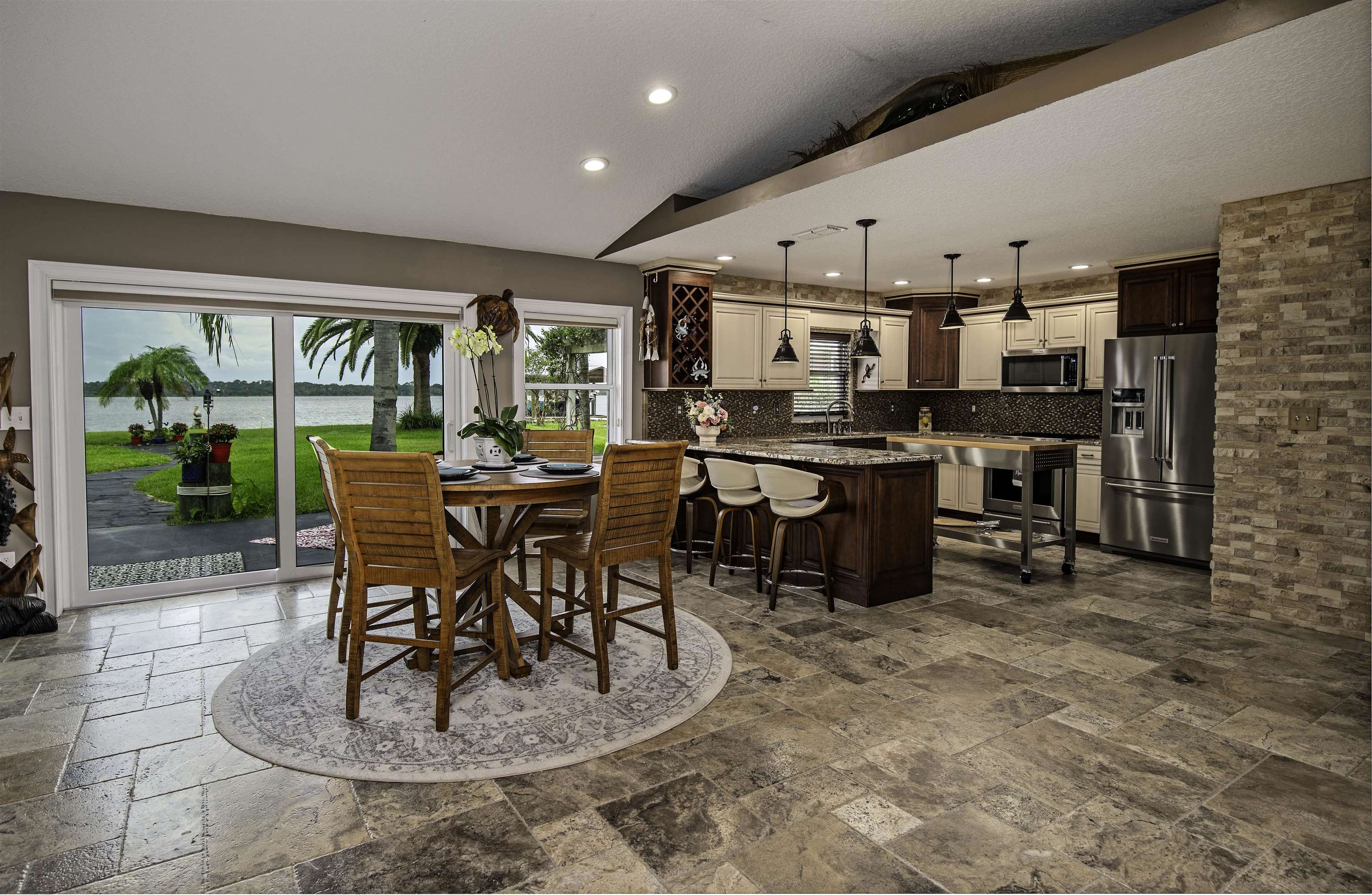 Image 13 of 60 For 6331 Salado Rd