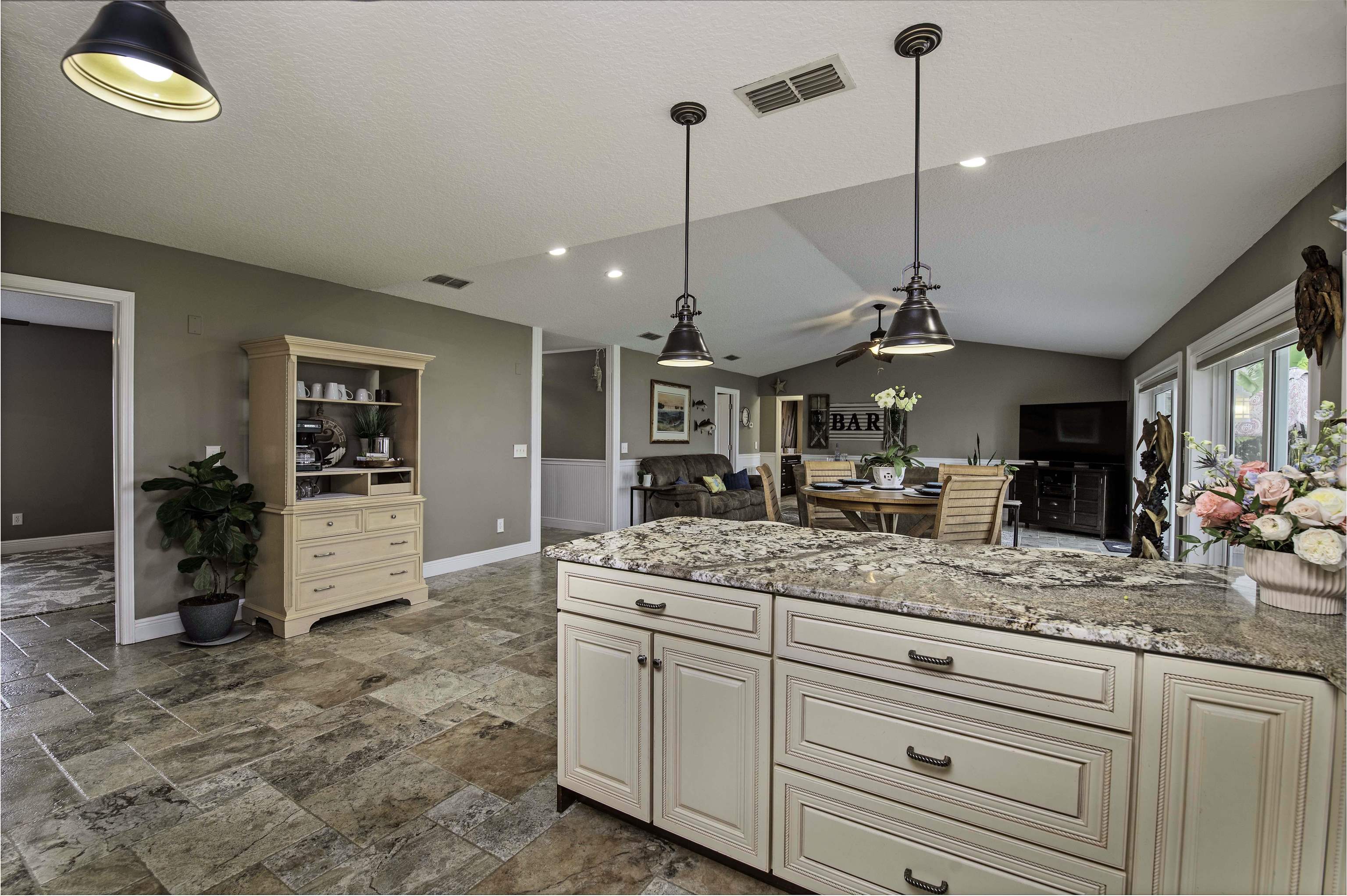 Image 24 of 60 For 6331 Salado Rd