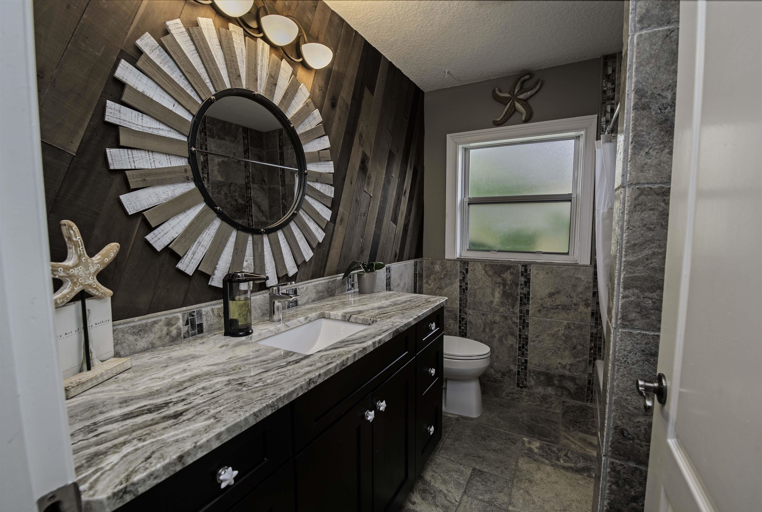 Image 33 of 60 For 6331 Salado Rd