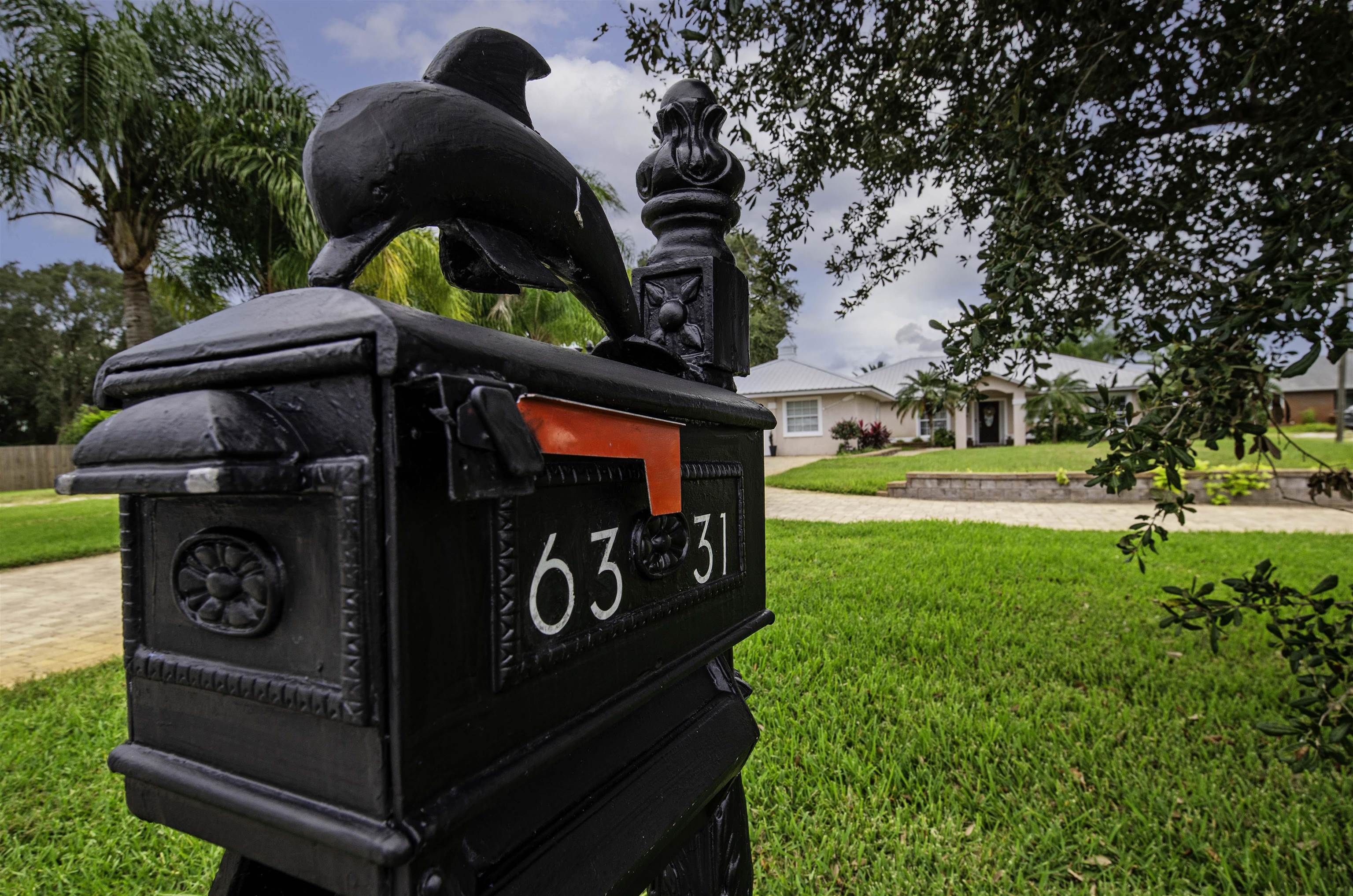 Image 5 of 60 For 6331 Salado Rd