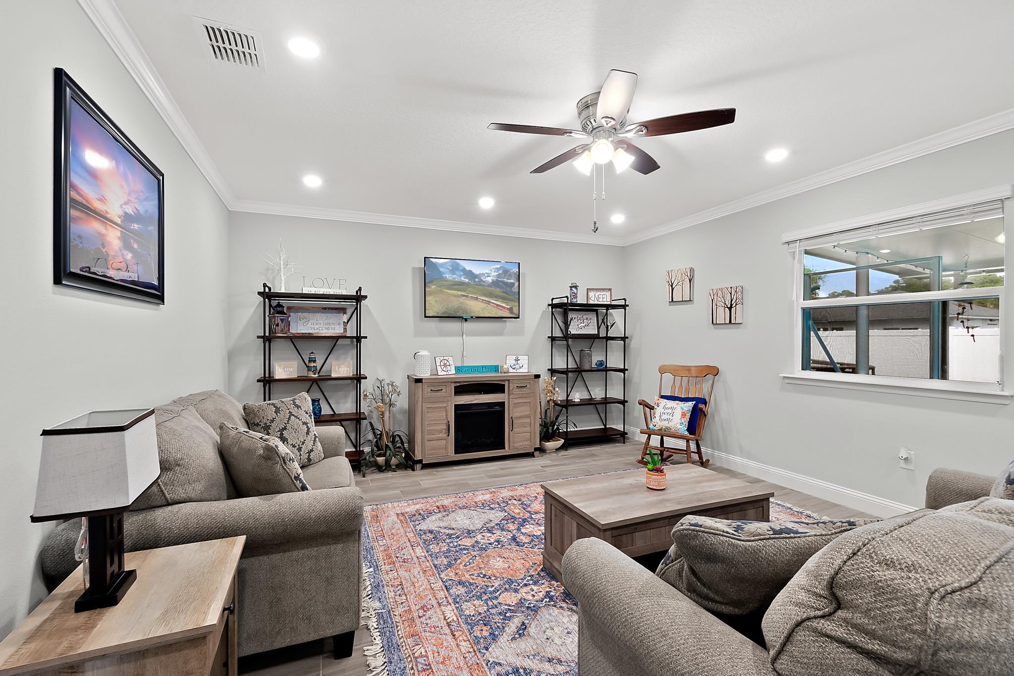 Image 4 of 45 For 28 Lindberg Ln