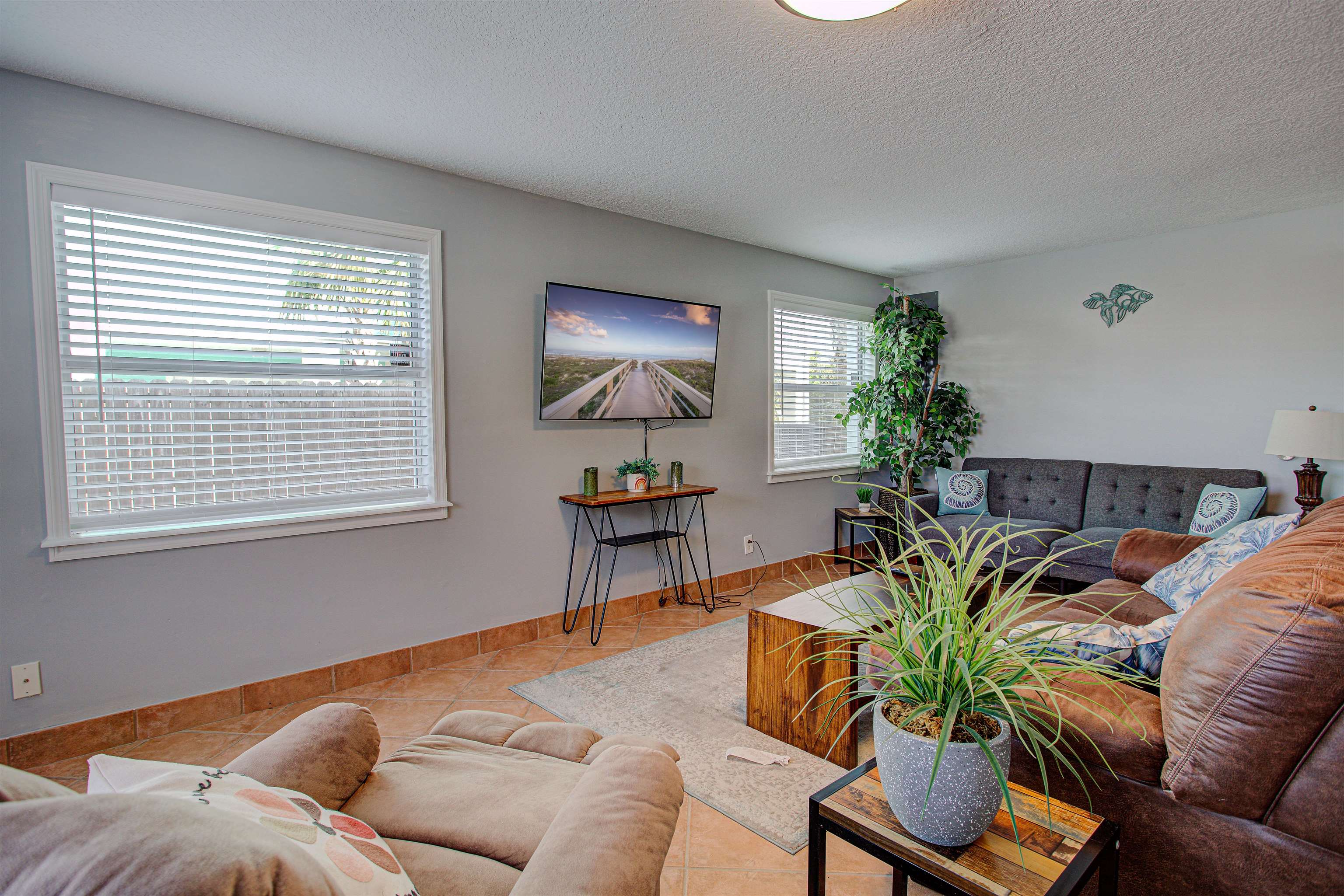Image 13 of 85 For 5025 Alta Vista Ave