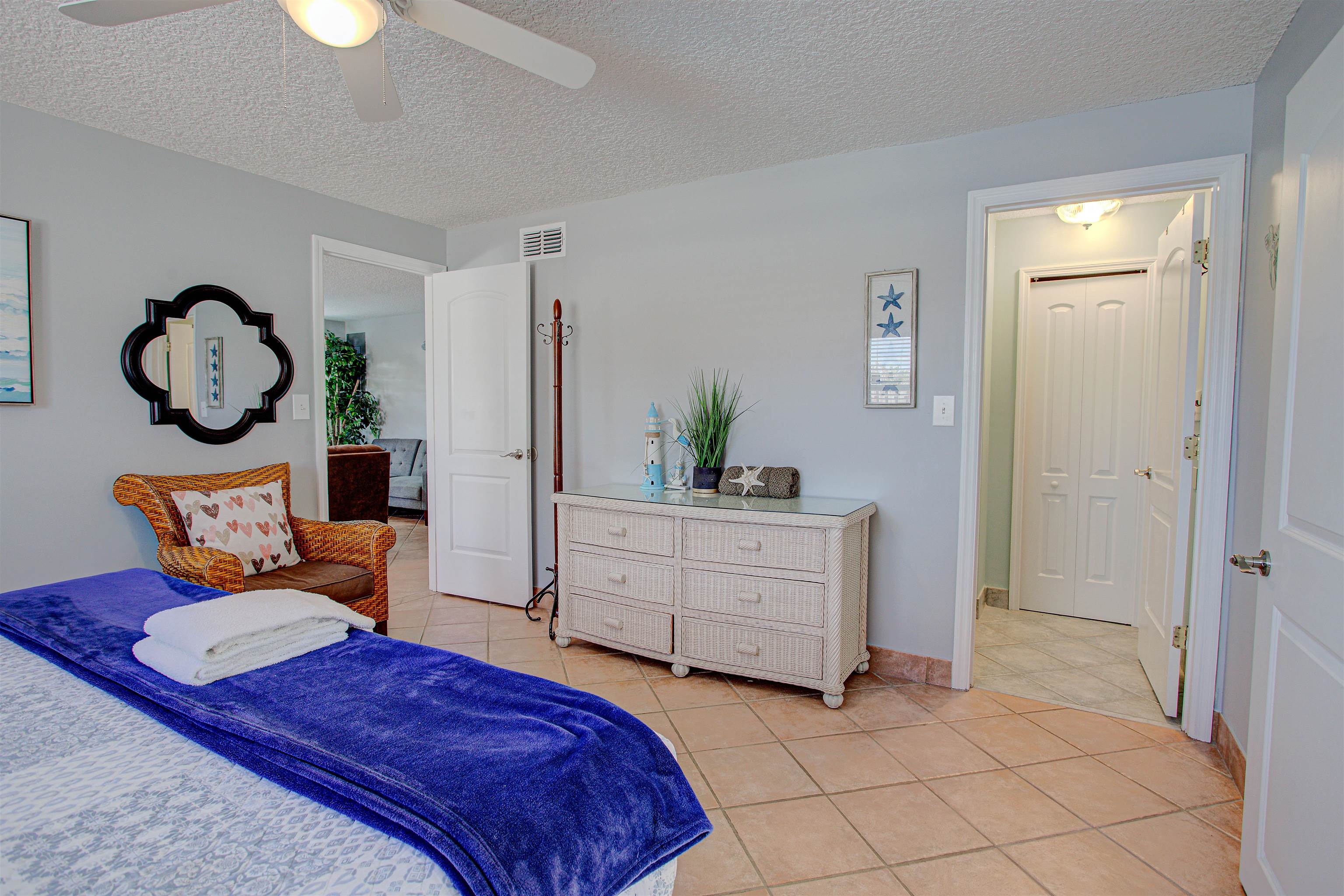 Image 23 of 85 For 5025 Alta Vista Ave
