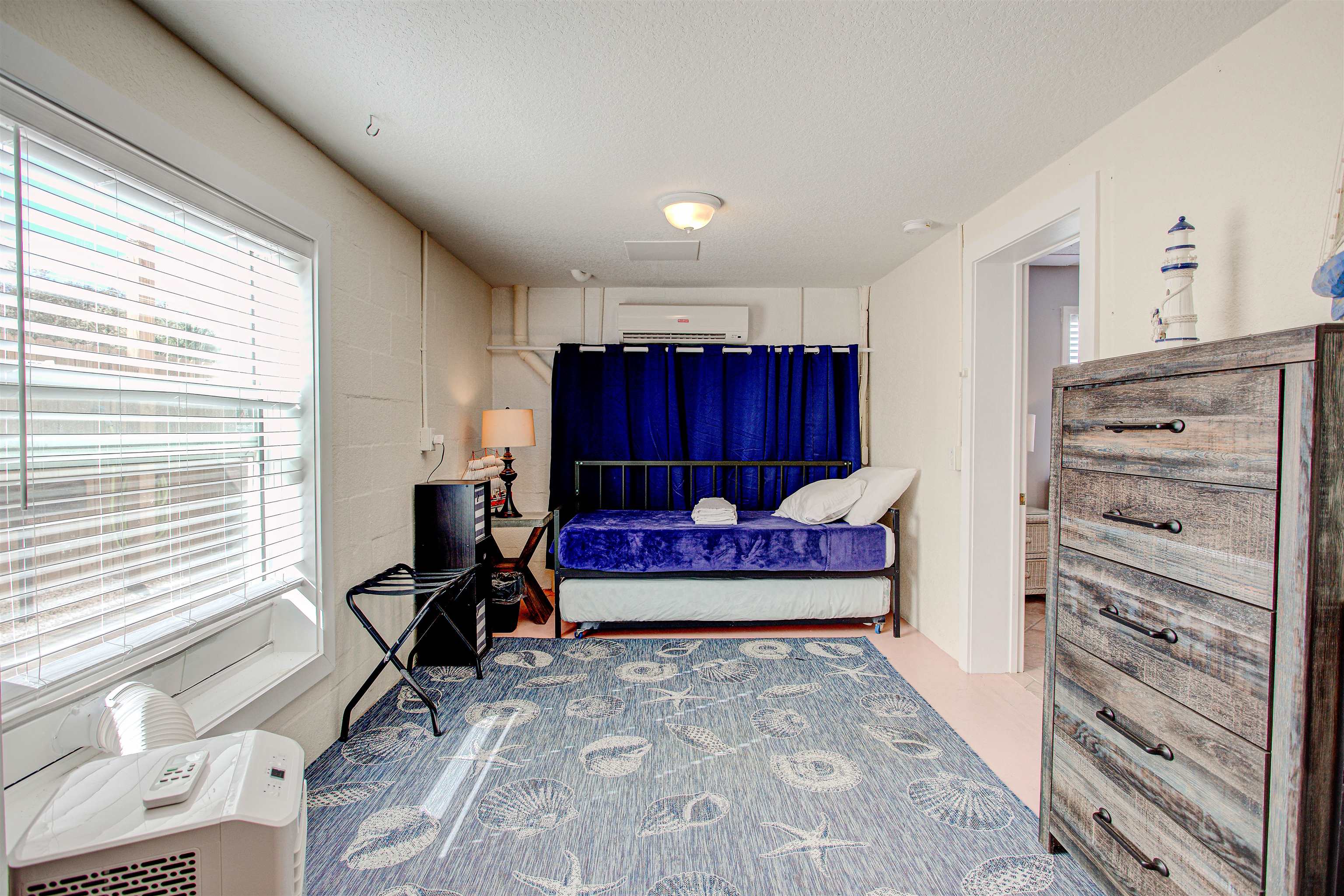 Image 30 of 85 For 5025 Alta Vista Ave
