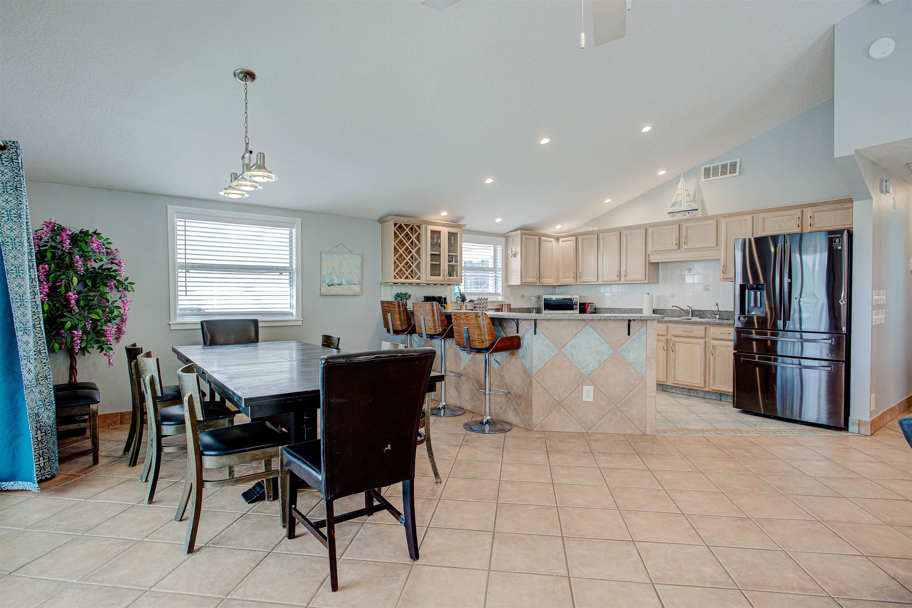 Image 33 of 85 For 5025 Alta Vista Ave