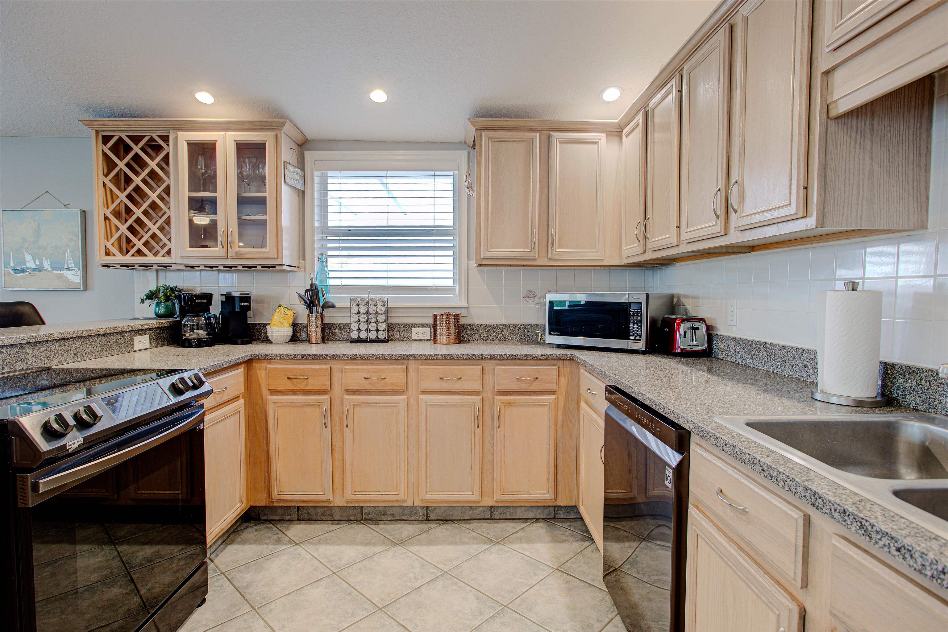Image 38 of 85 For 5025 Alta Vista Ave