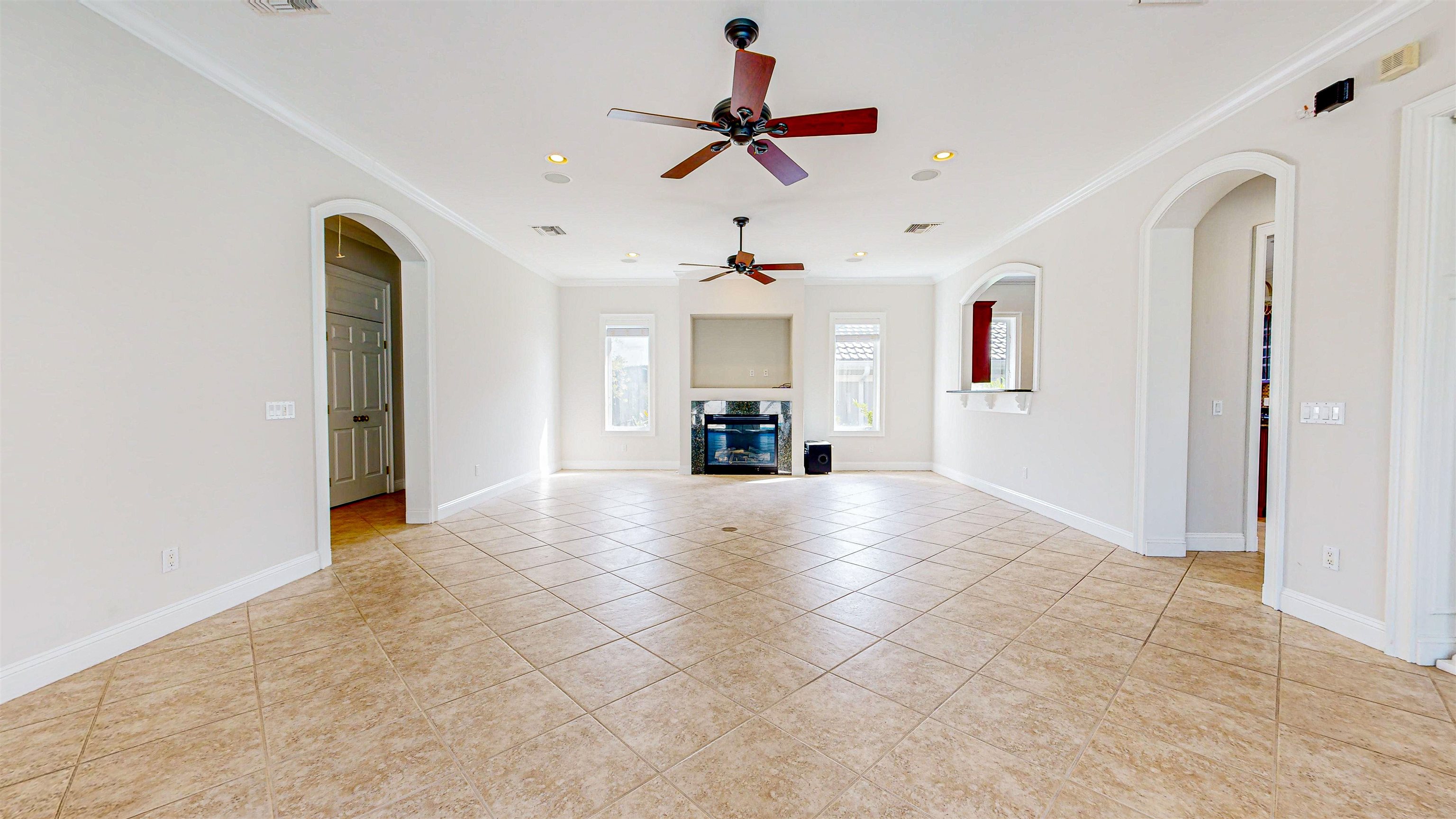Image 29 of 51 For 308 Marsh Point Cir