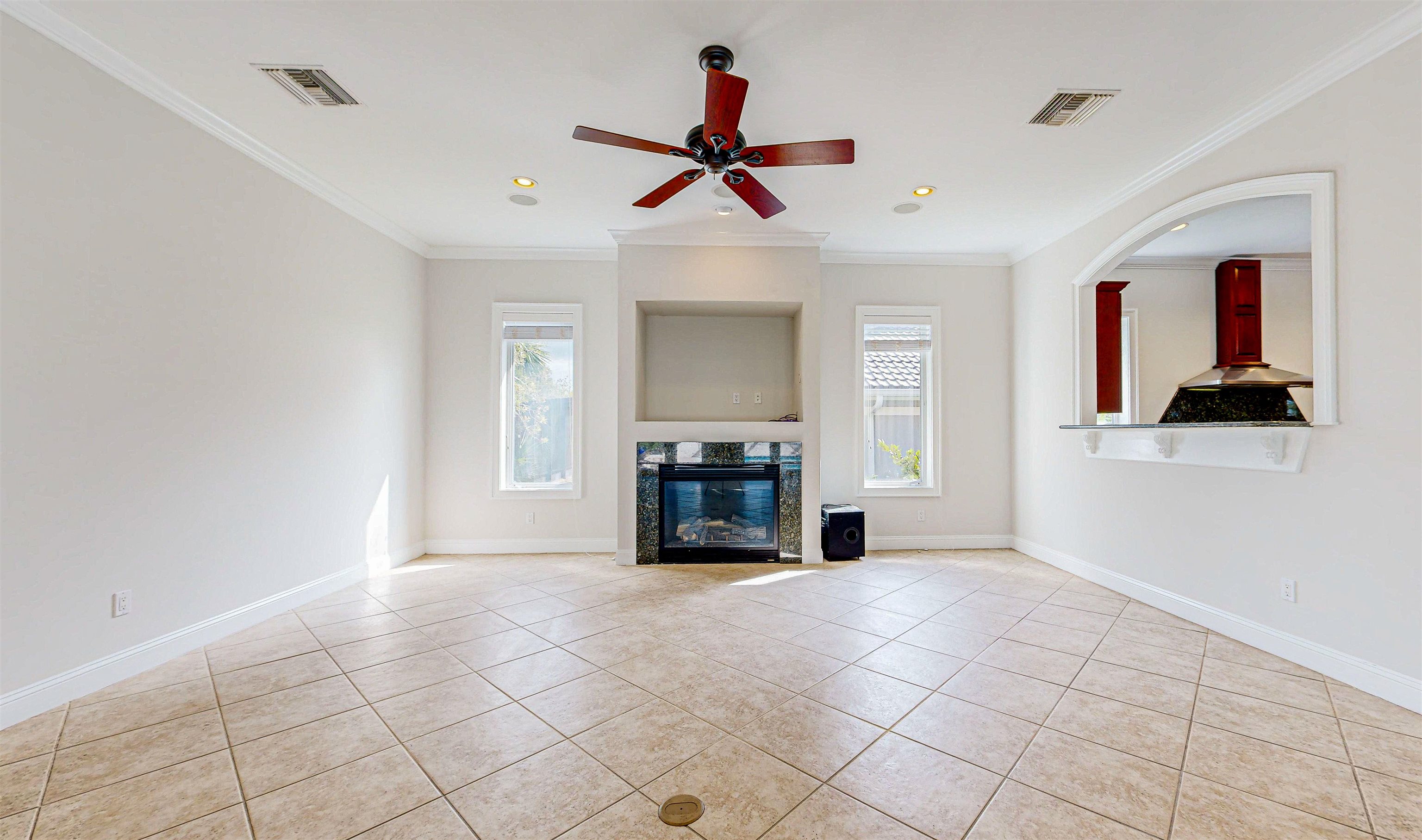 Image 30 of 51 For 308 Marsh Point Cir