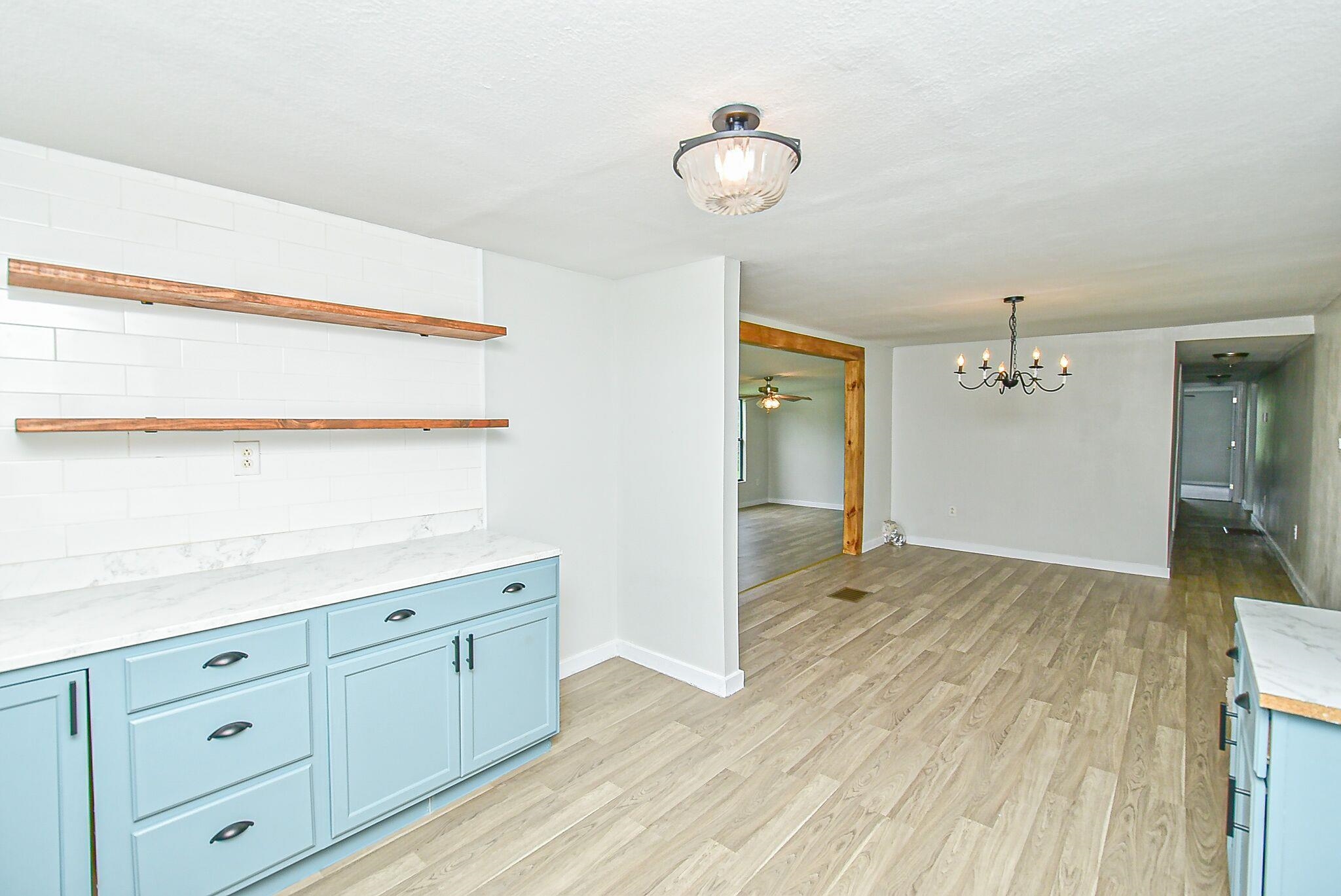 Image 20 of 39 For 108 Spec Ln  