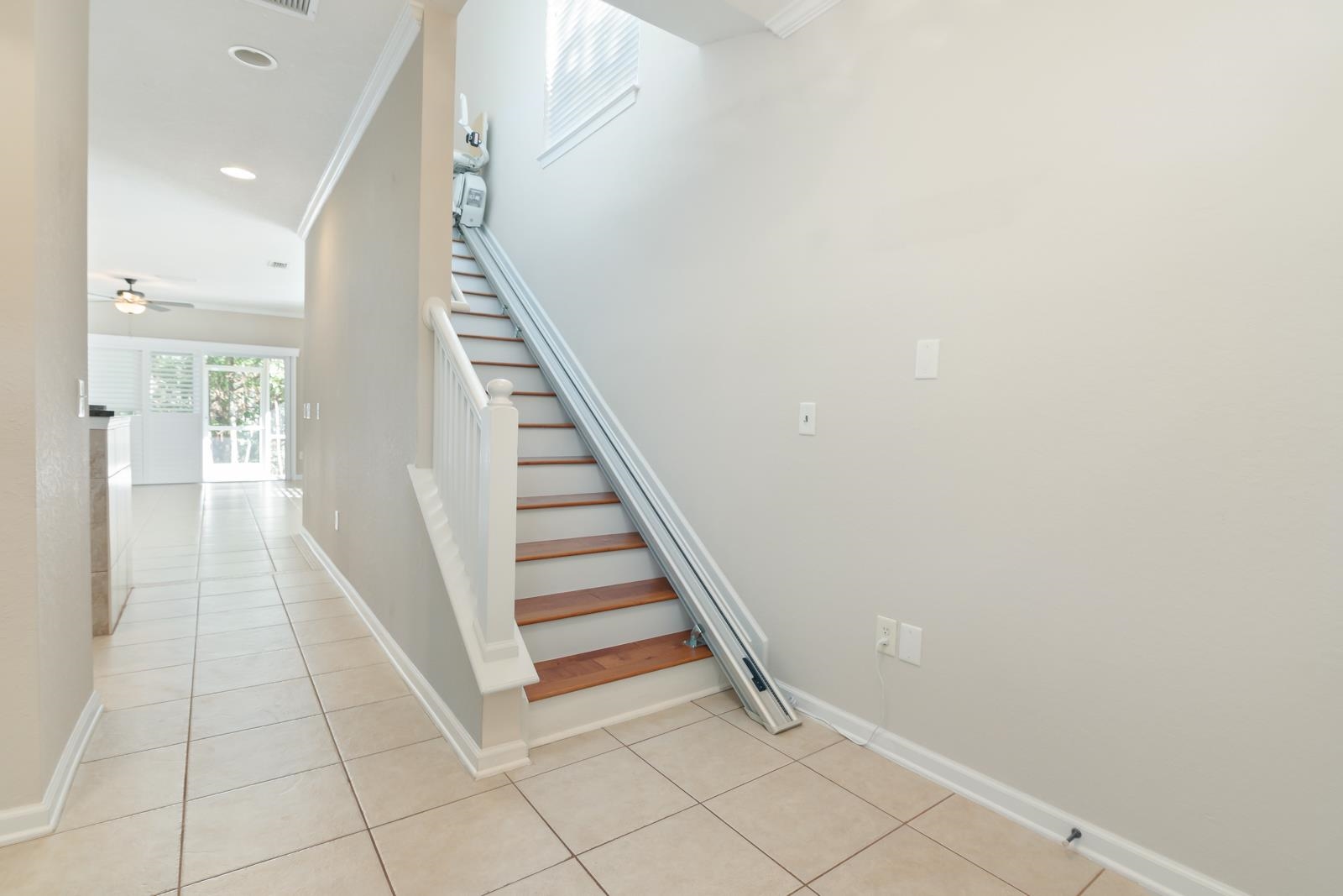 Image 11 of 37 For 225 Bayberry Cir  508