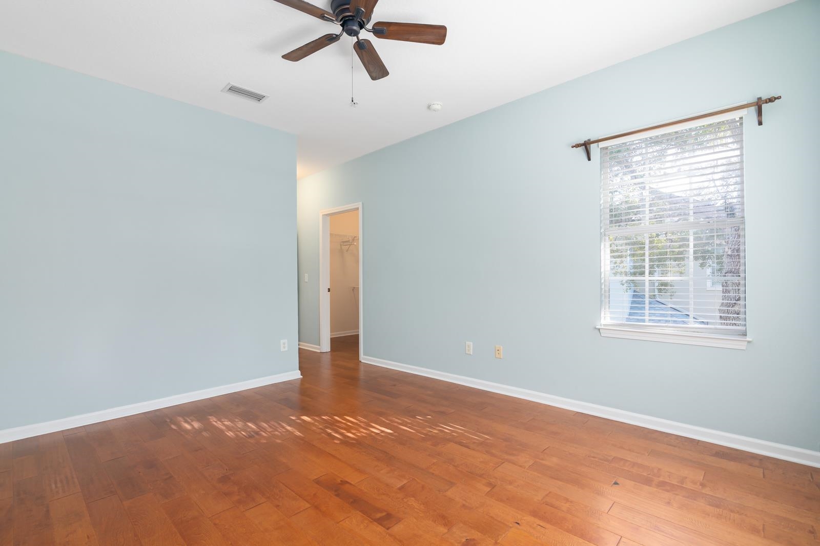 Image 15 of 37 For 225 Bayberry Cir  508