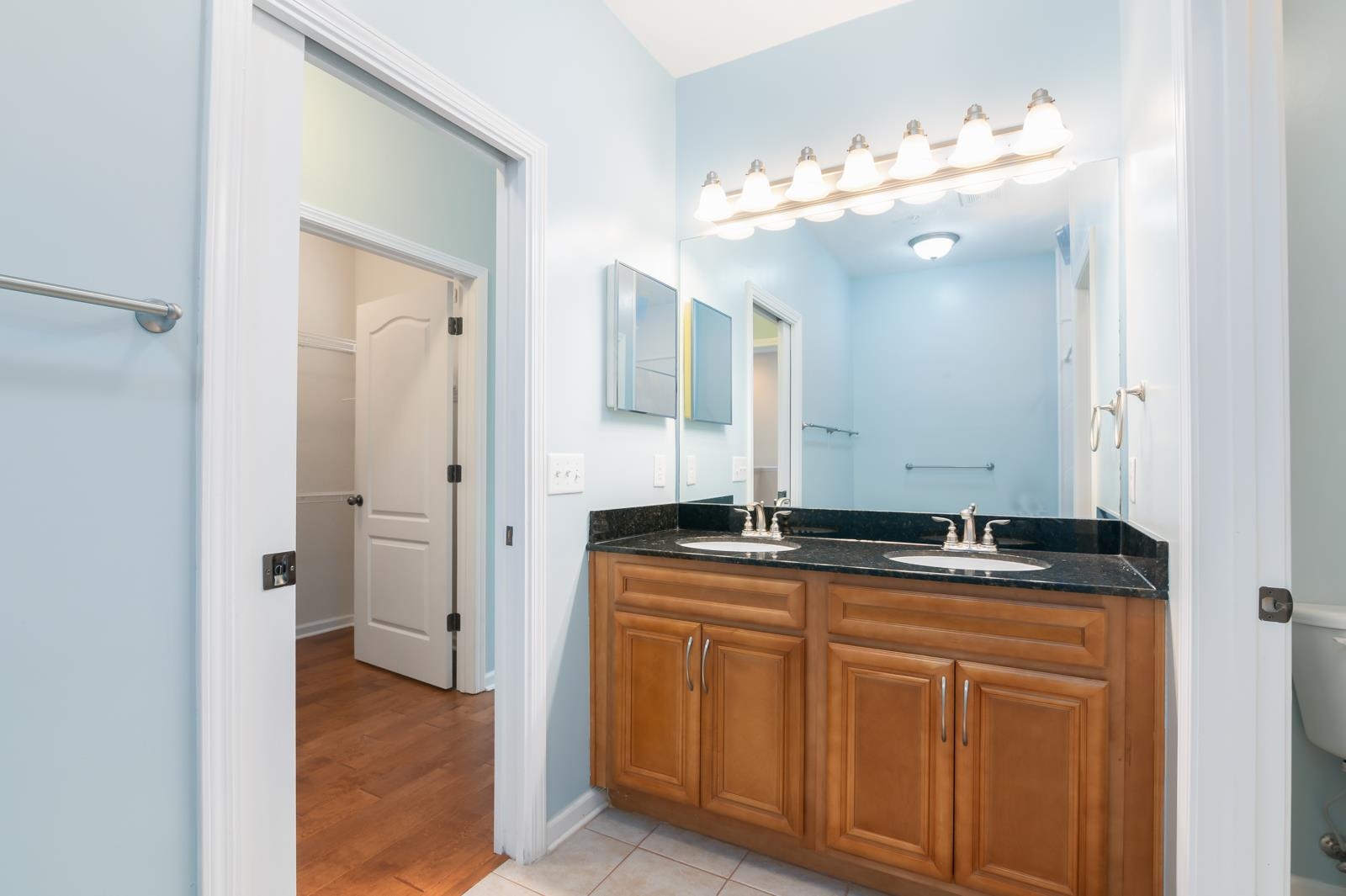 Image 18 of 37 For 225 Bayberry Cir  508
