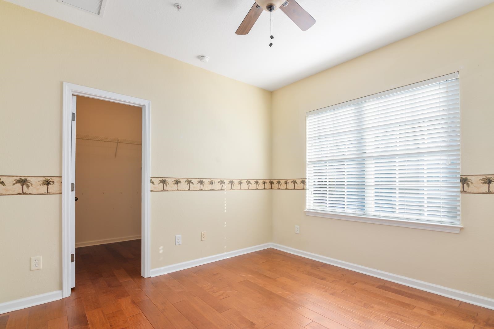 Image 23 of 37 For 225 Bayberry Cir  508