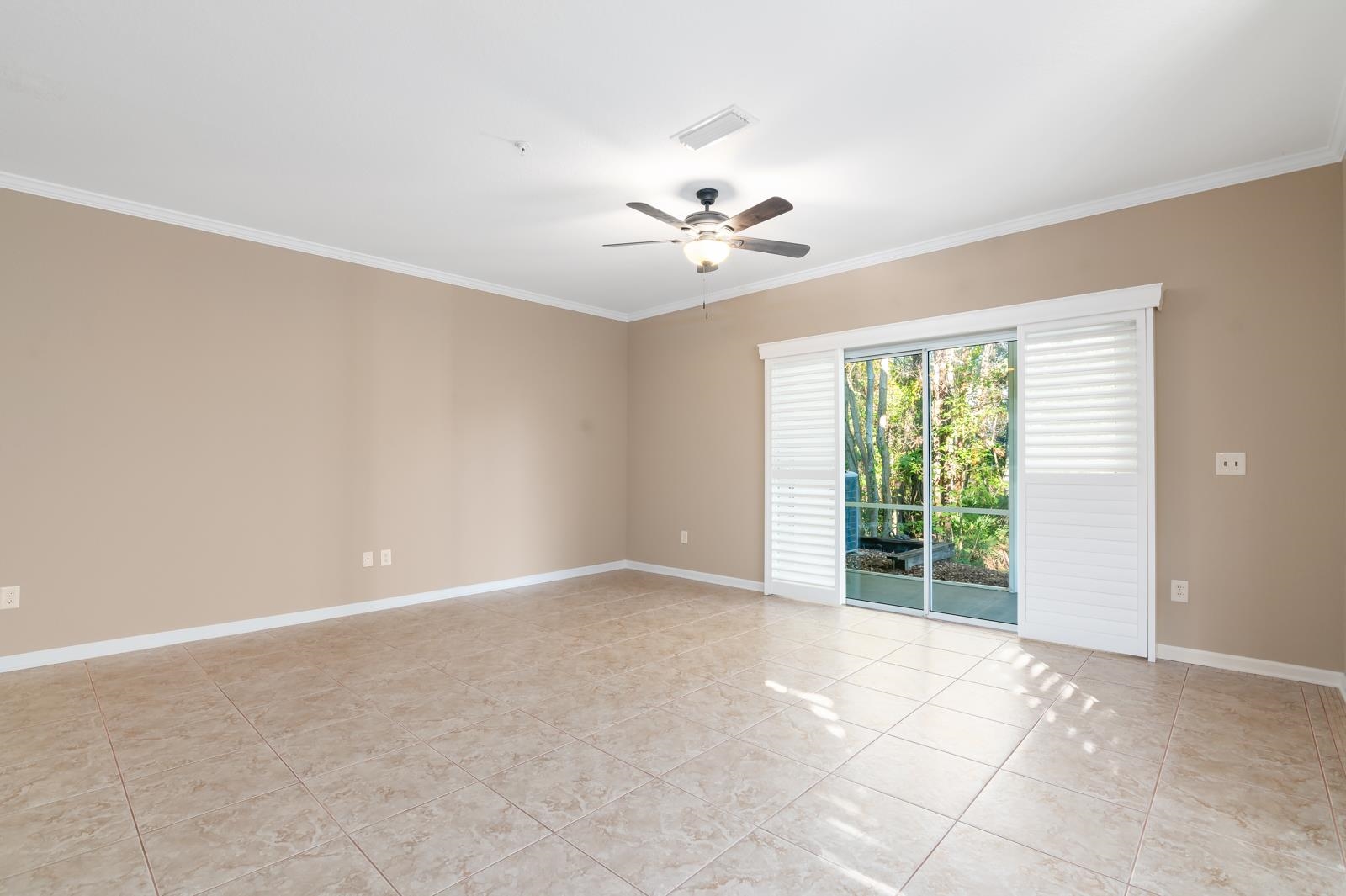 Image 4 of 37 For 225 Bayberry Cir  508
