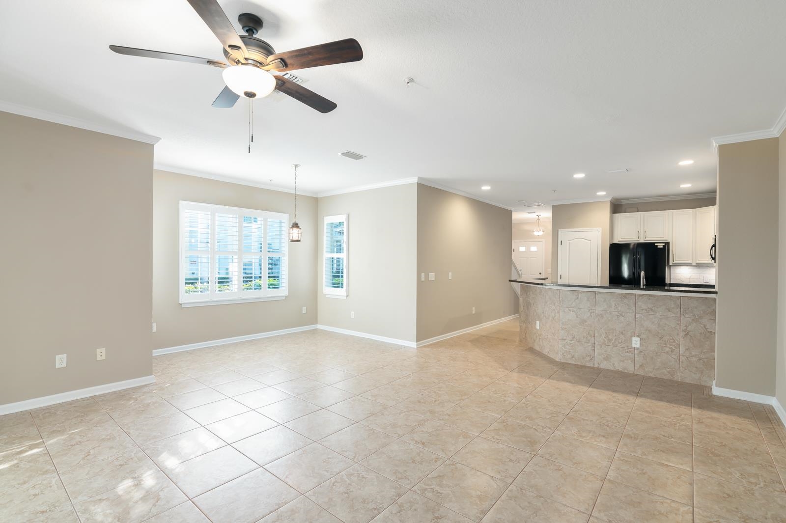 Image 7 of 37 For 225 Bayberry Cir  508