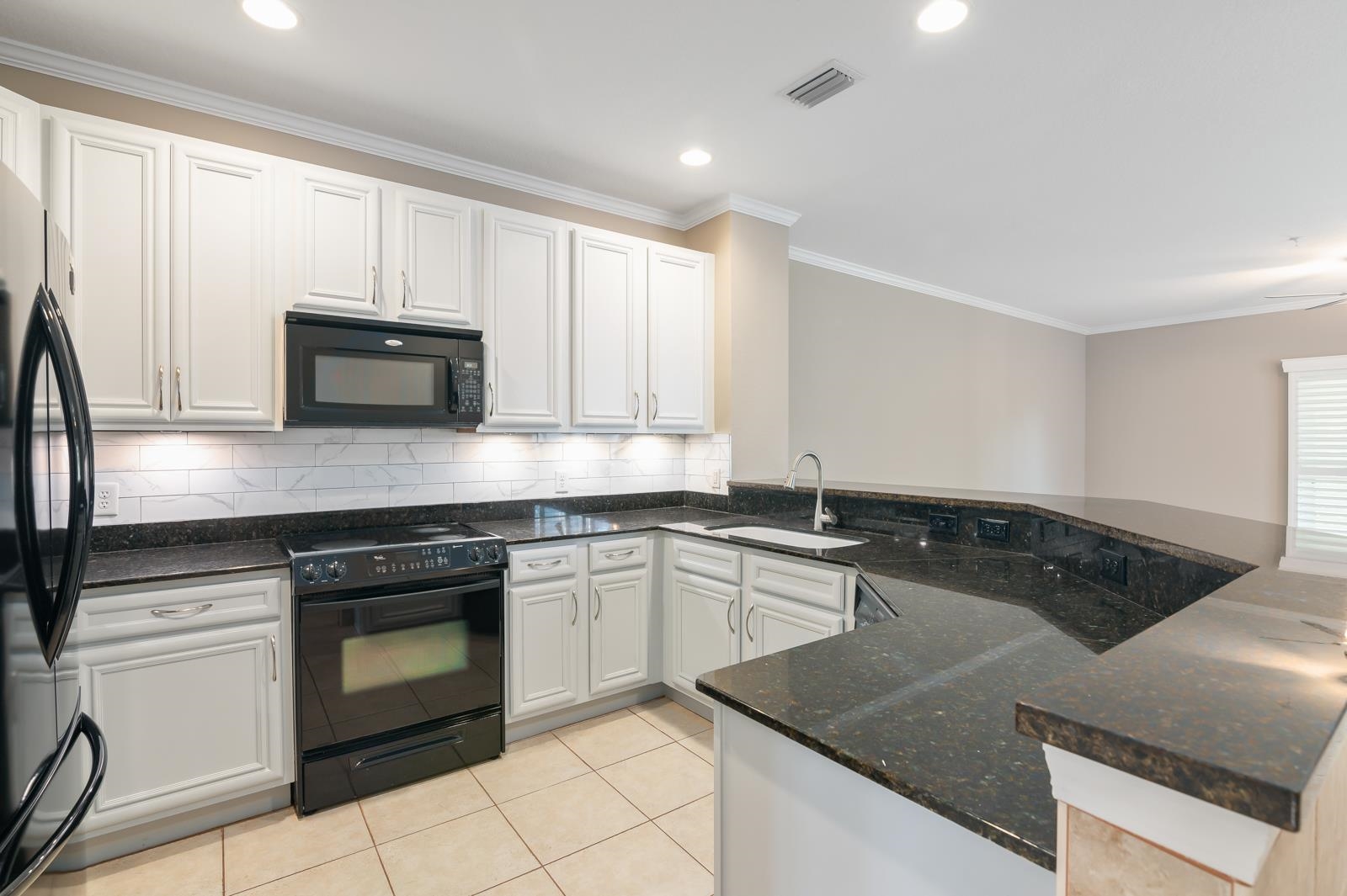 Image 8 of 37 For 225 Bayberry Cir  508