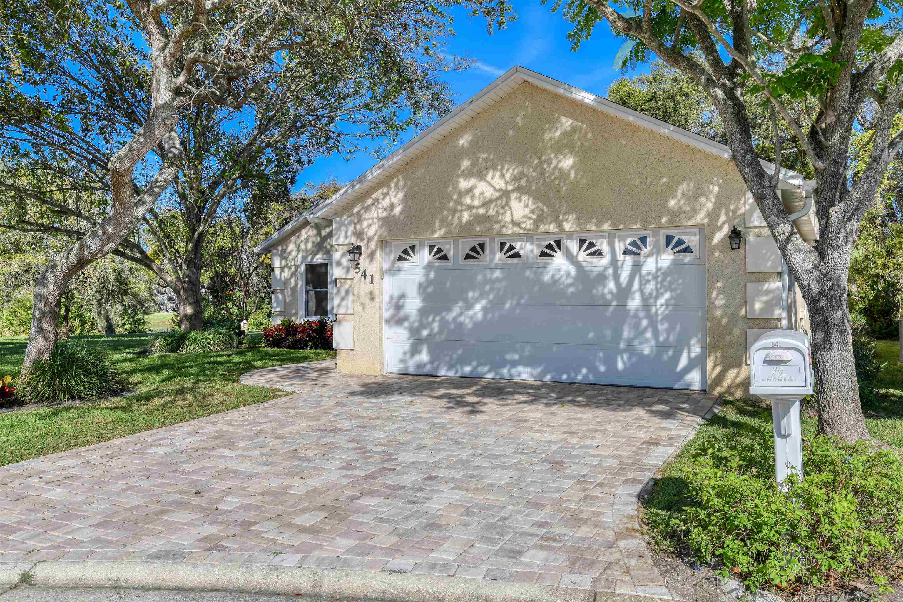 Image 4 of 63 For 541 Peninsula Court