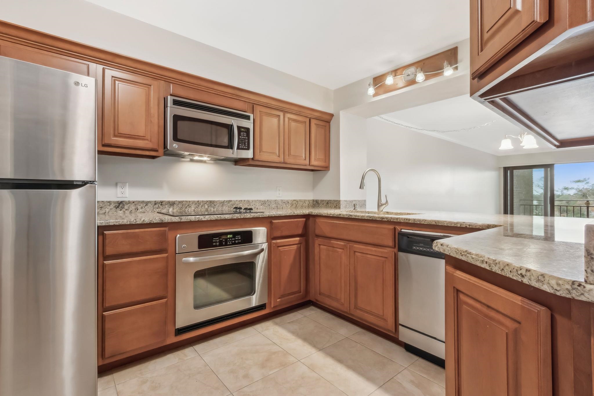 Image 6 of 25 For 6000 San Jose Blvd  7d