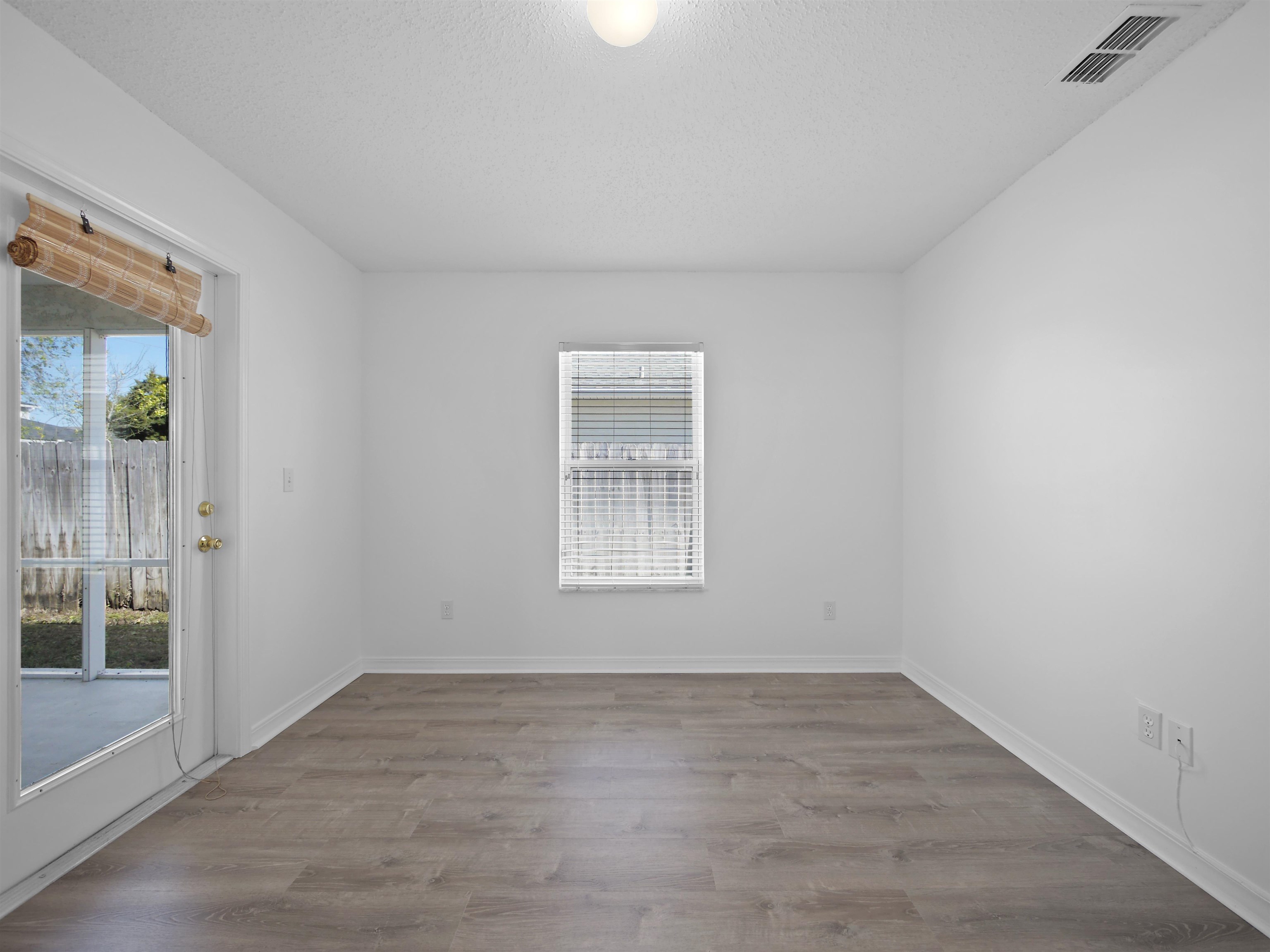 Image 10 of 28 For 236 Saint Thomas St