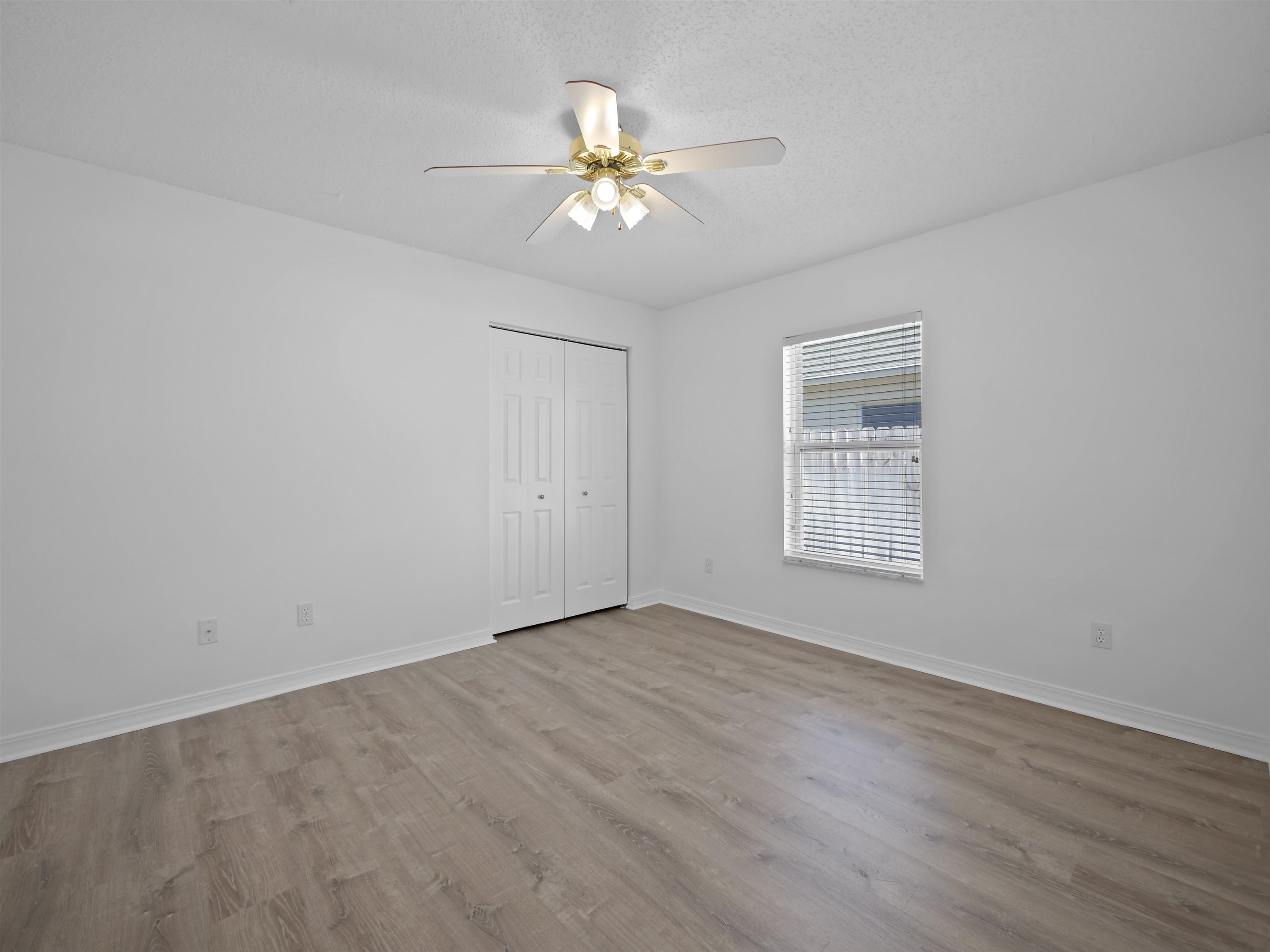 Image 11 of 28 For 236 Saint Thomas St