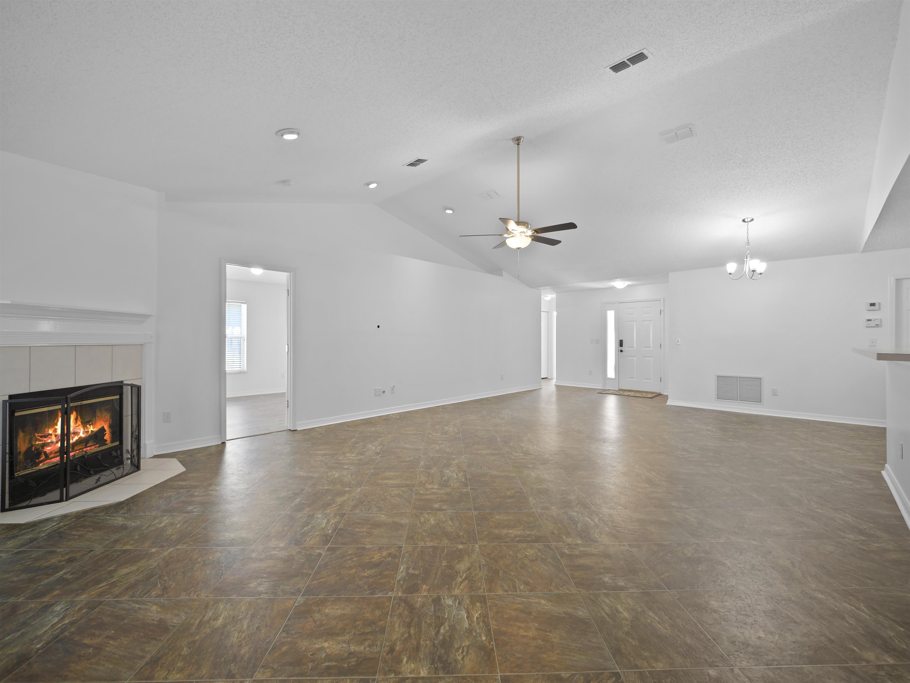 Image 3 of 28 For 236 Saint Thomas St