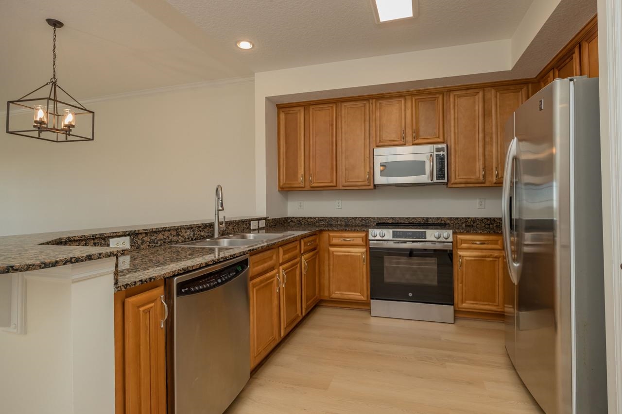 Image 13 of 65 For 150 Pantano Cay Blvd  2303