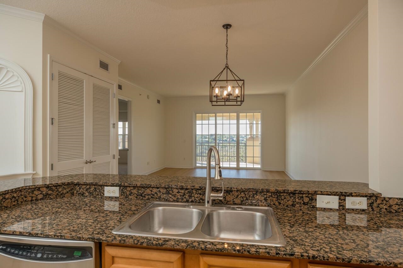 Image 18 of 65 For 150 Pantano Cay Blvd  2303