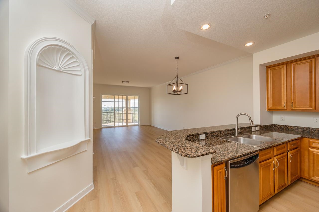 Image 19 of 65 For 150 Pantano Cay Blvd  2303