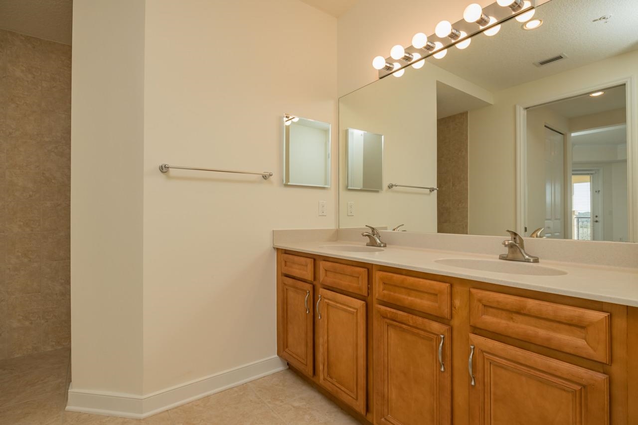Image 34 of 65 For 150 Pantano Cay Blvd  2303